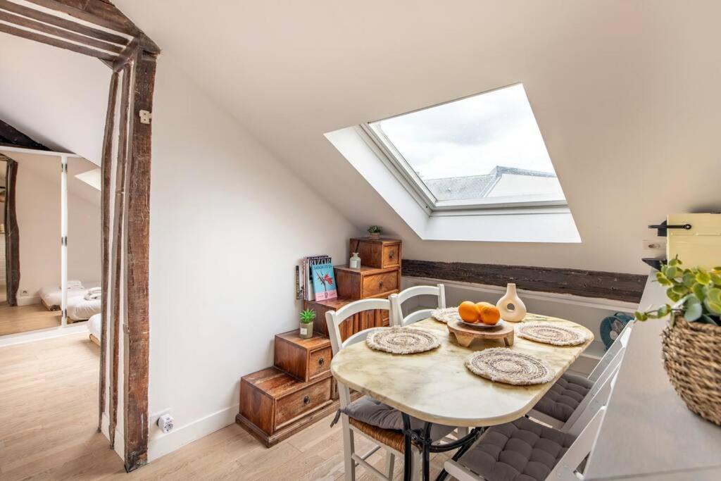 Heart Of Saint-germain Only 3 Minutes From The Amaizing Luxembourg Gardens * Paris