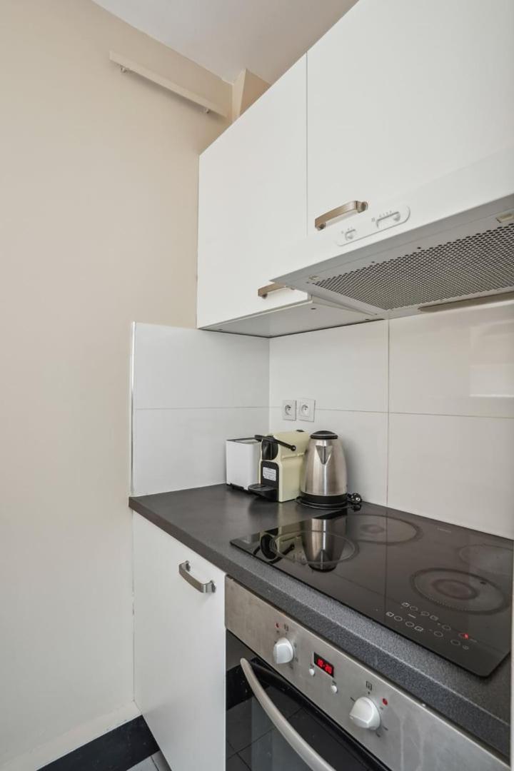 543 Cardinet - Superbe A * Paris