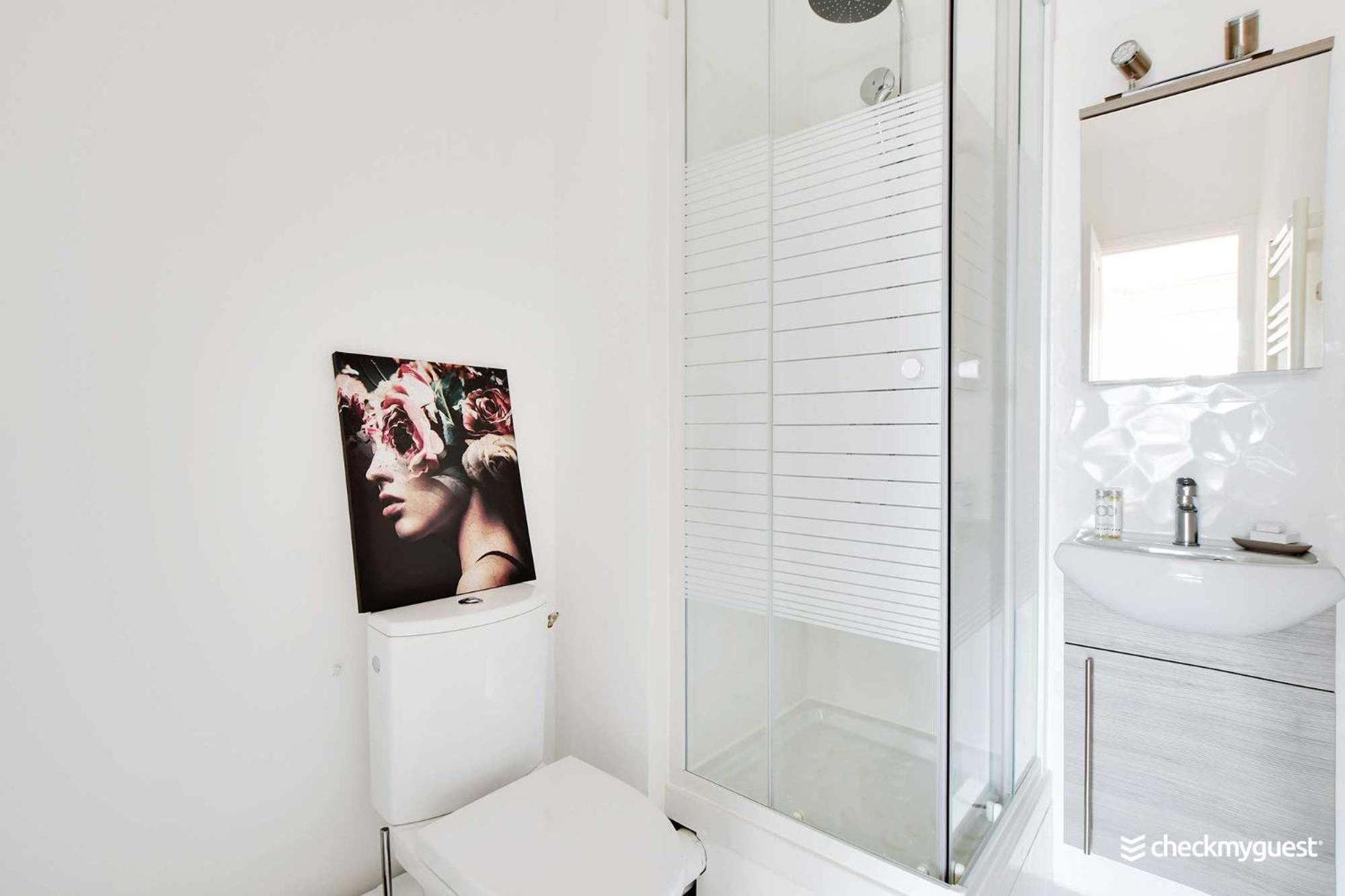Charming - 2p - Near Convention Apartment *