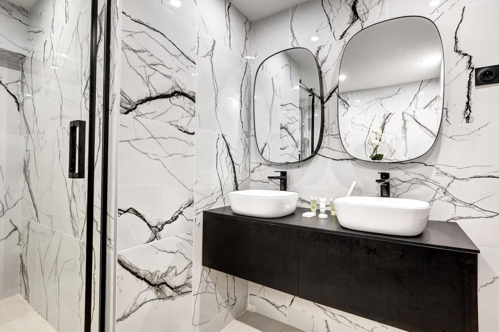 266 Montefiore Superbe A Paris