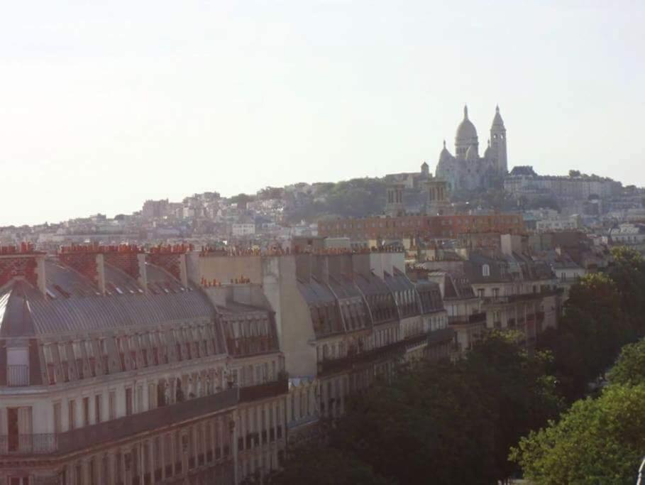 Amazing Eiffel Views At Cool Area Apartment