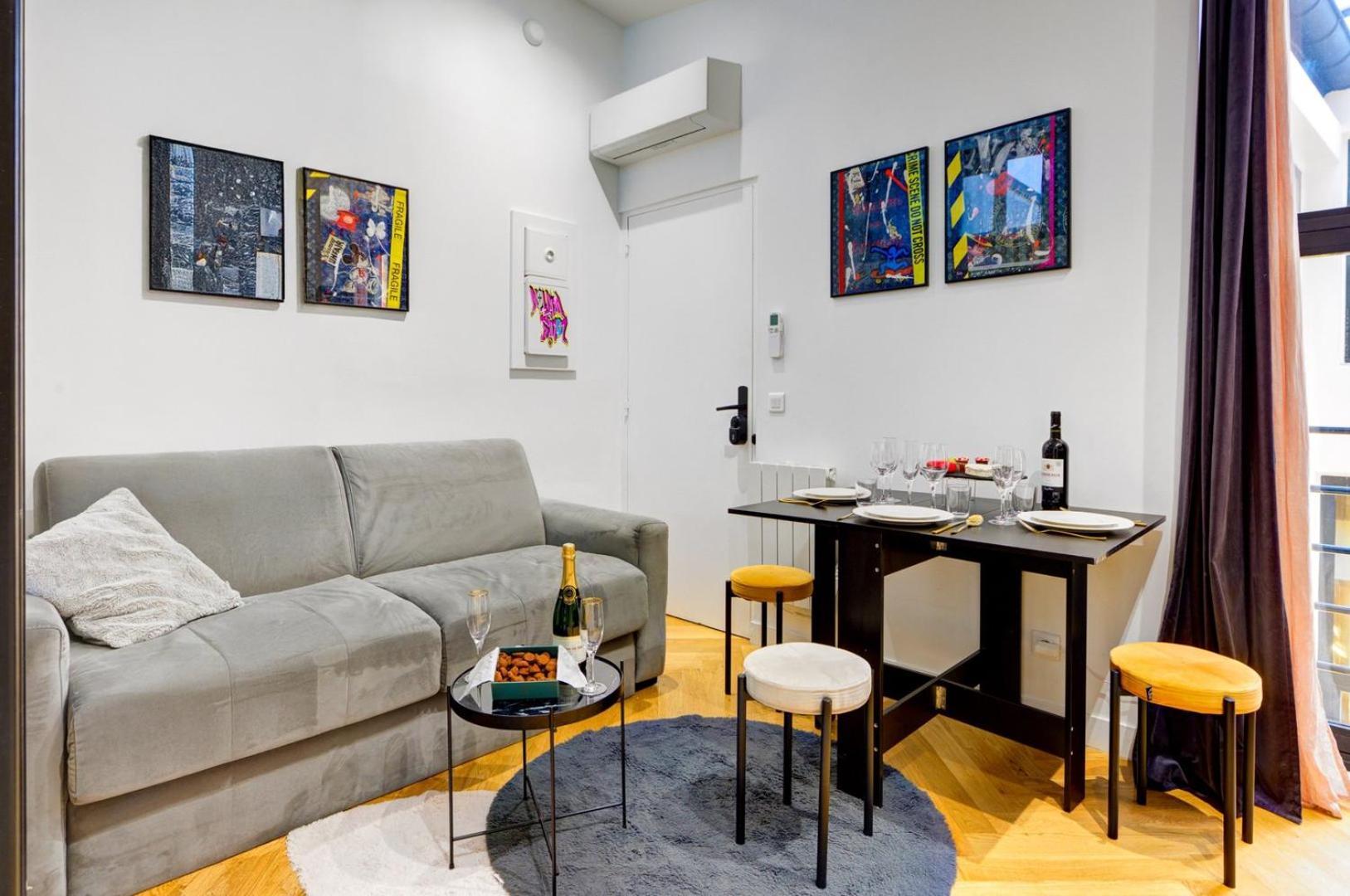 214 Vuitton - Superb In Apartment *