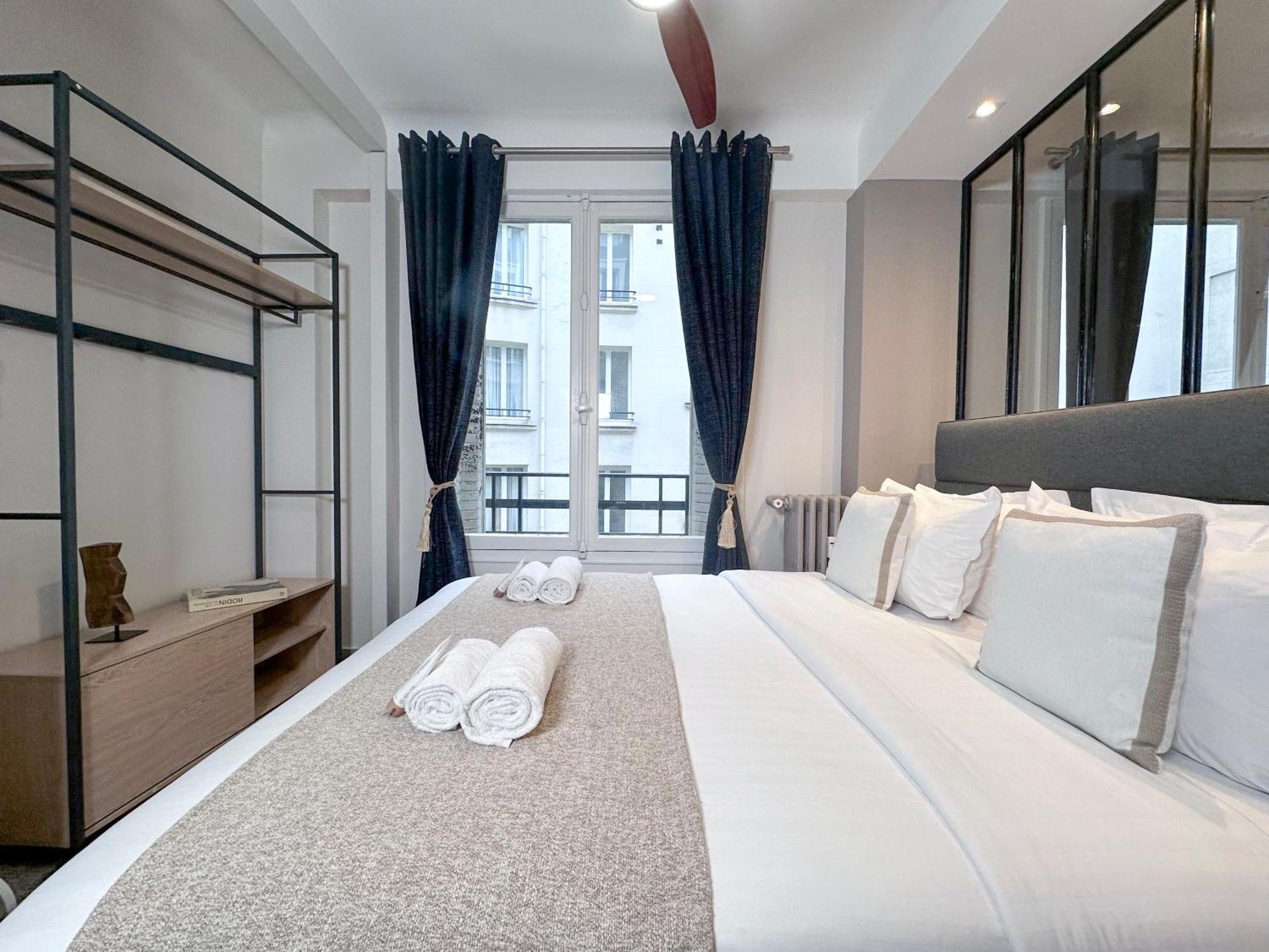 Beautiful Loft In Champs-elysees Paris
