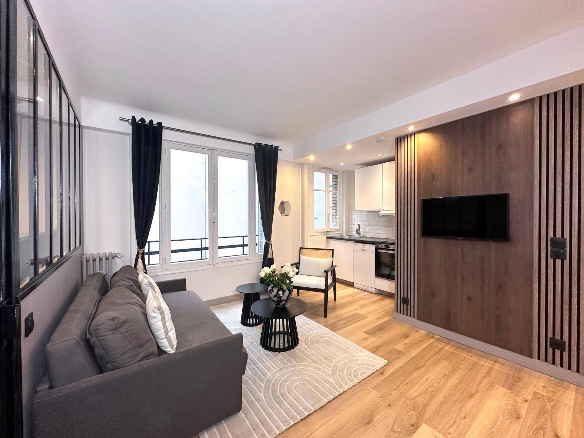 Beautiful Loft In Champs-elysees