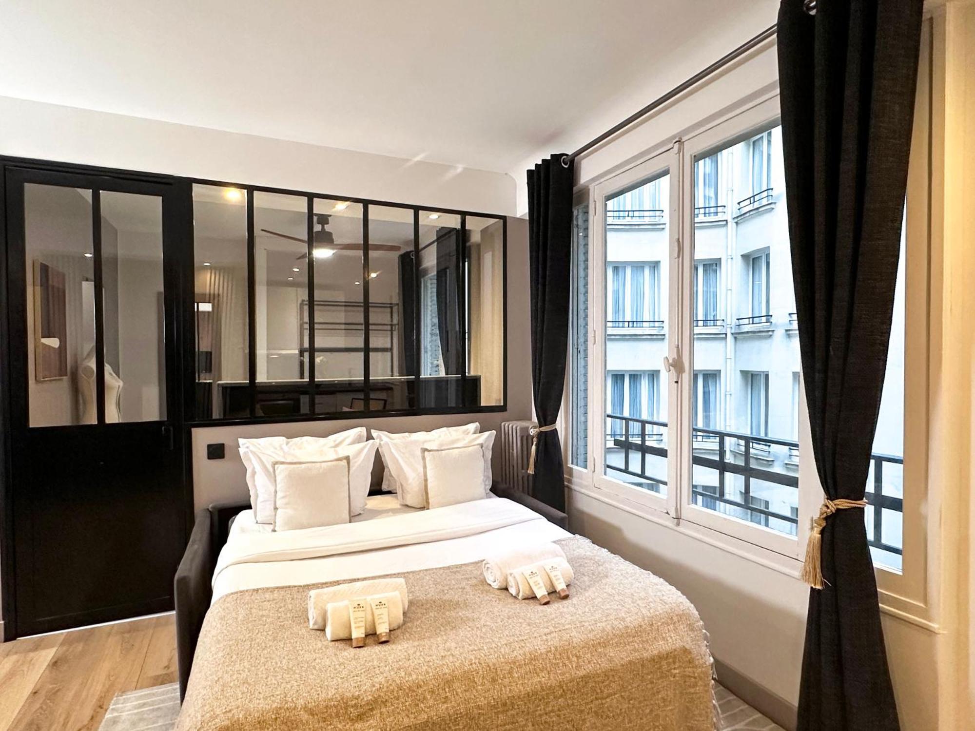 Beautiful Loft In Champs-elysees Apartment