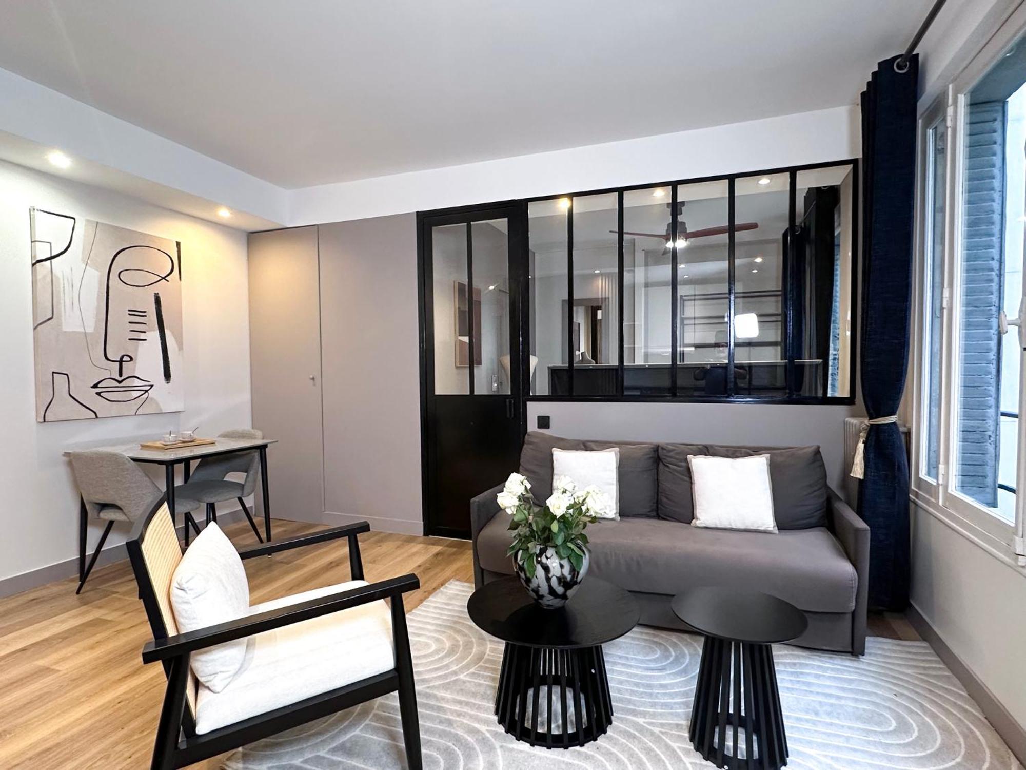 Beautiful Loft In Champs-elysees Paris
