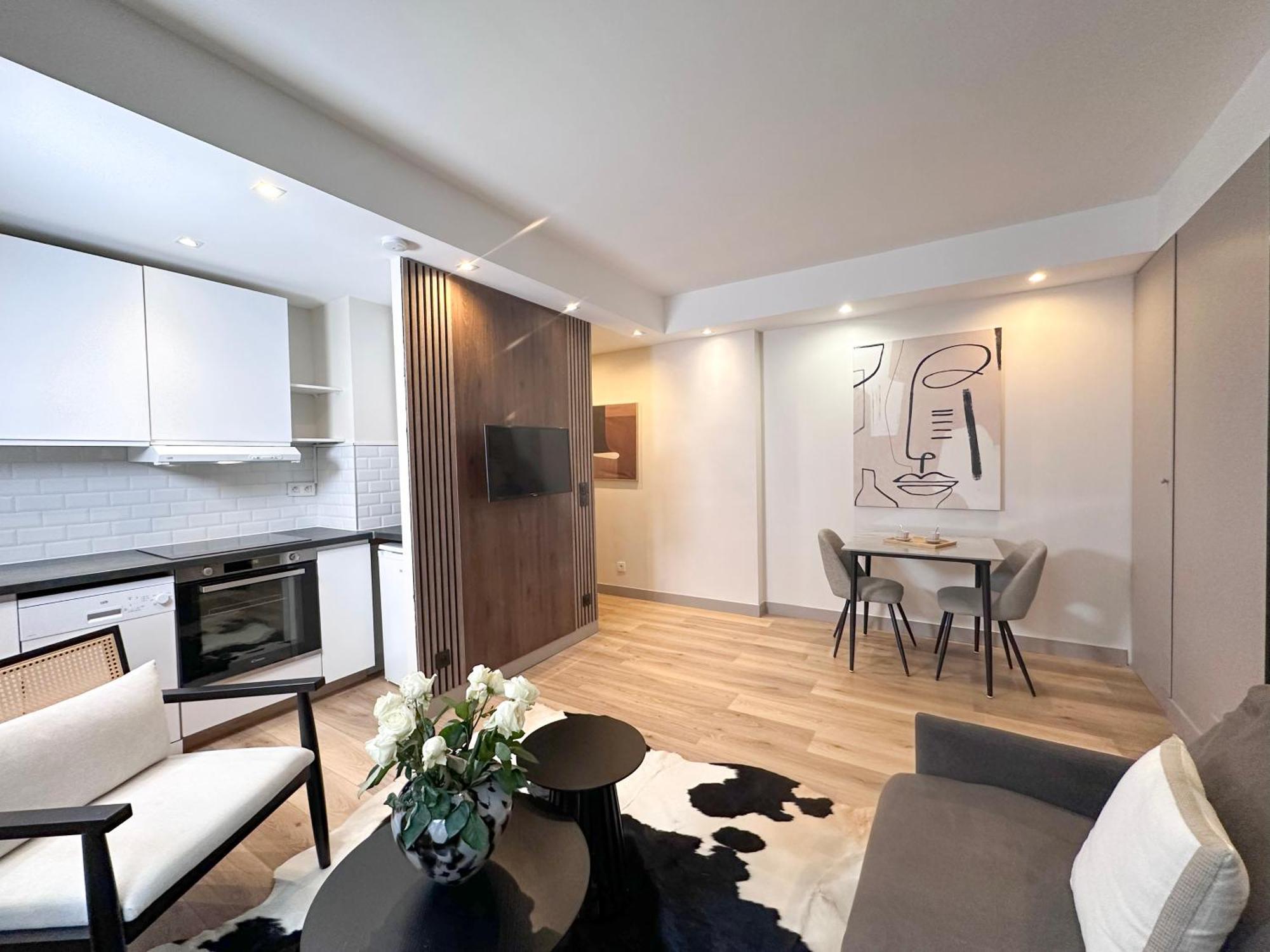 Beautiful Loft In Champs-elysees Apartment
