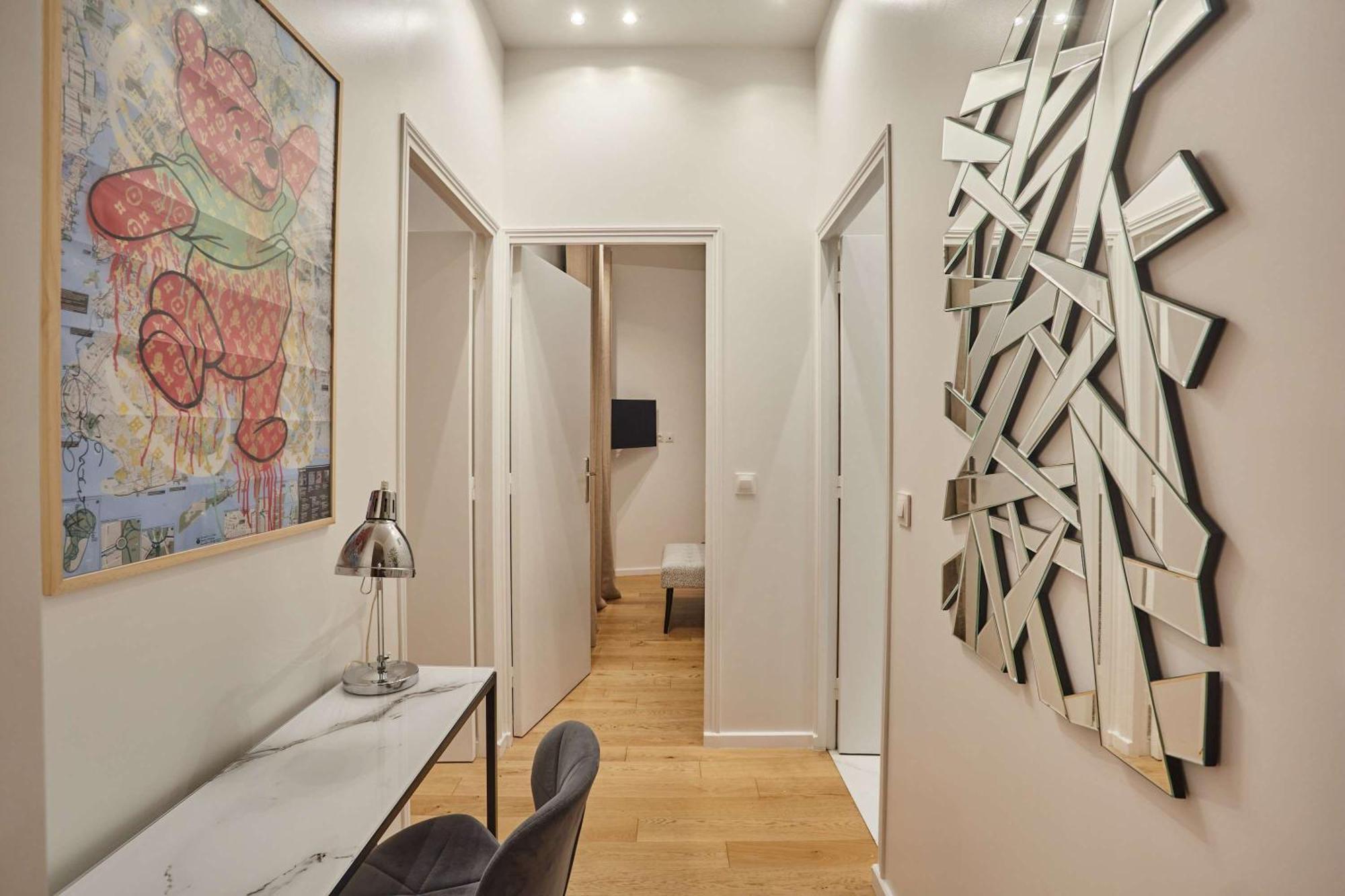 New 2 Bedrooms Center Of By Prestige * Paris