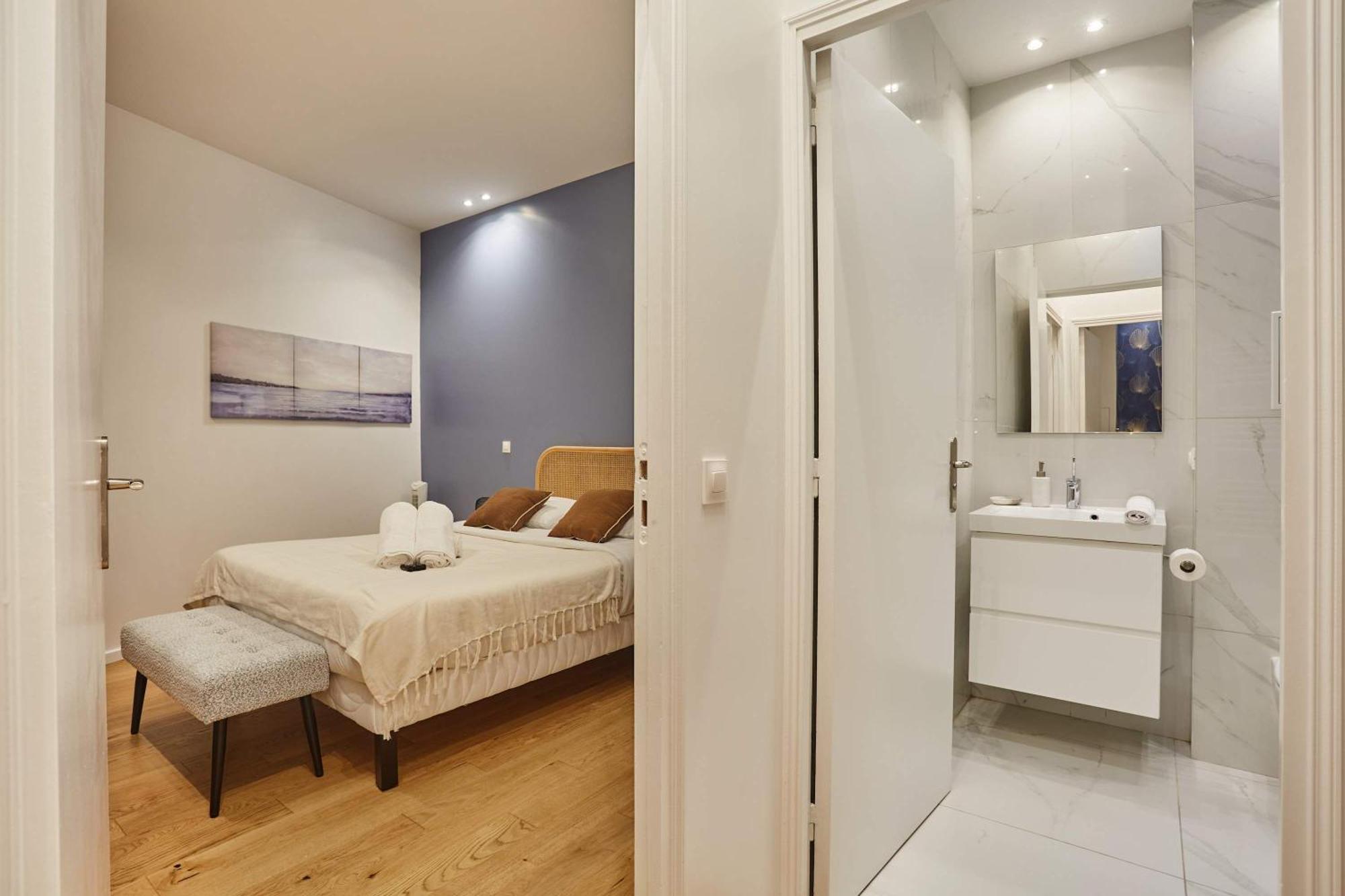 Apartment New 2 Bedrooms Center Of By Prestige Paris