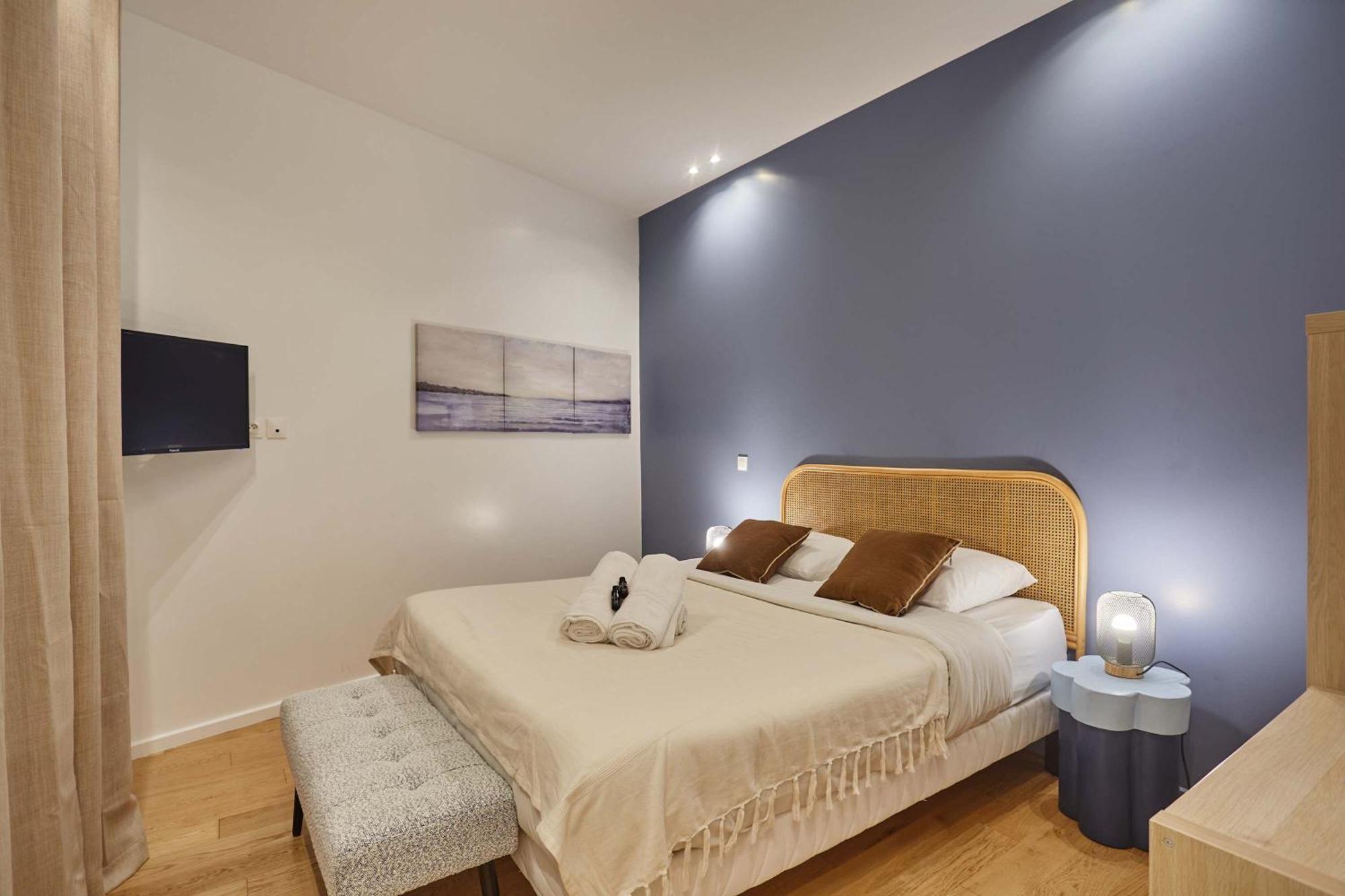 New 2 Bedrooms Center Of By Prestige * Paris