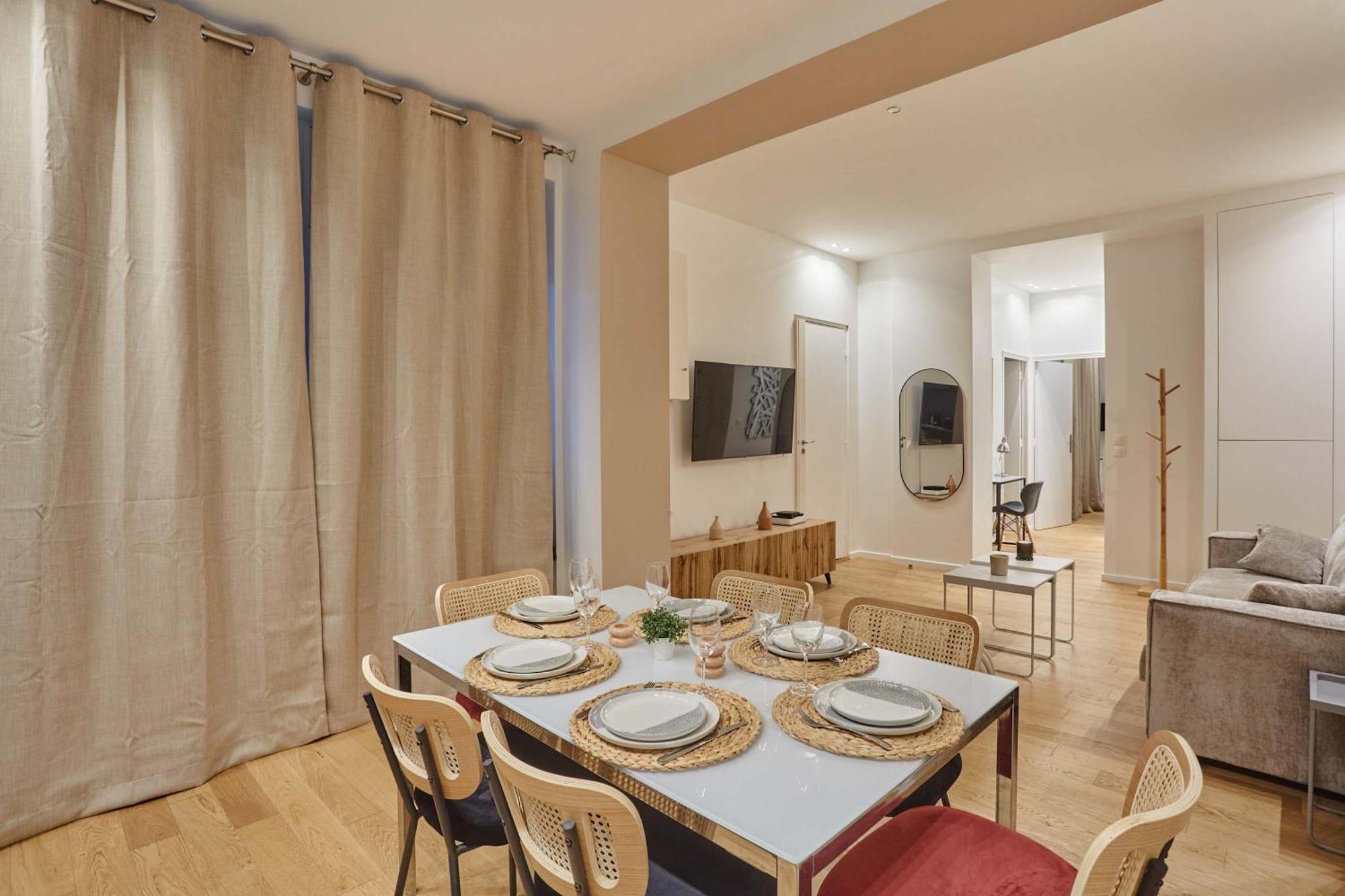 Apartment New 2 Bedrooms Center Of By Prestige Paris
