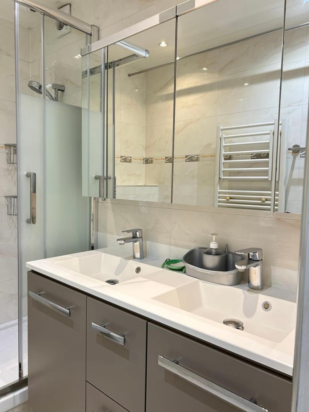 Superb Modern Near Gare De Lyon Bercy F4 * Paris
