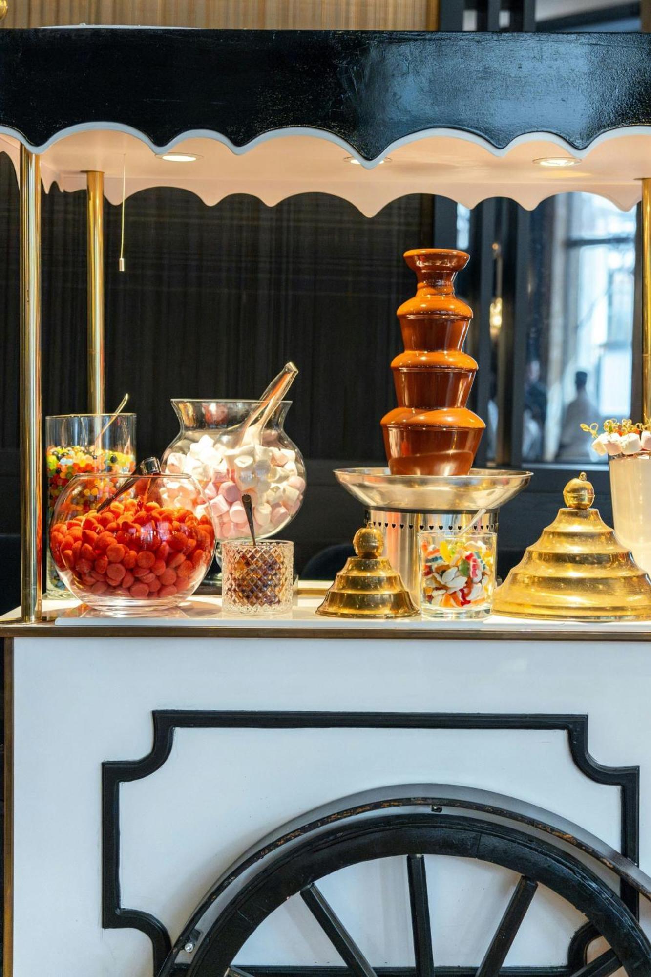Hotel Prince De Galles, A Luxury Collection Hotel, 5*