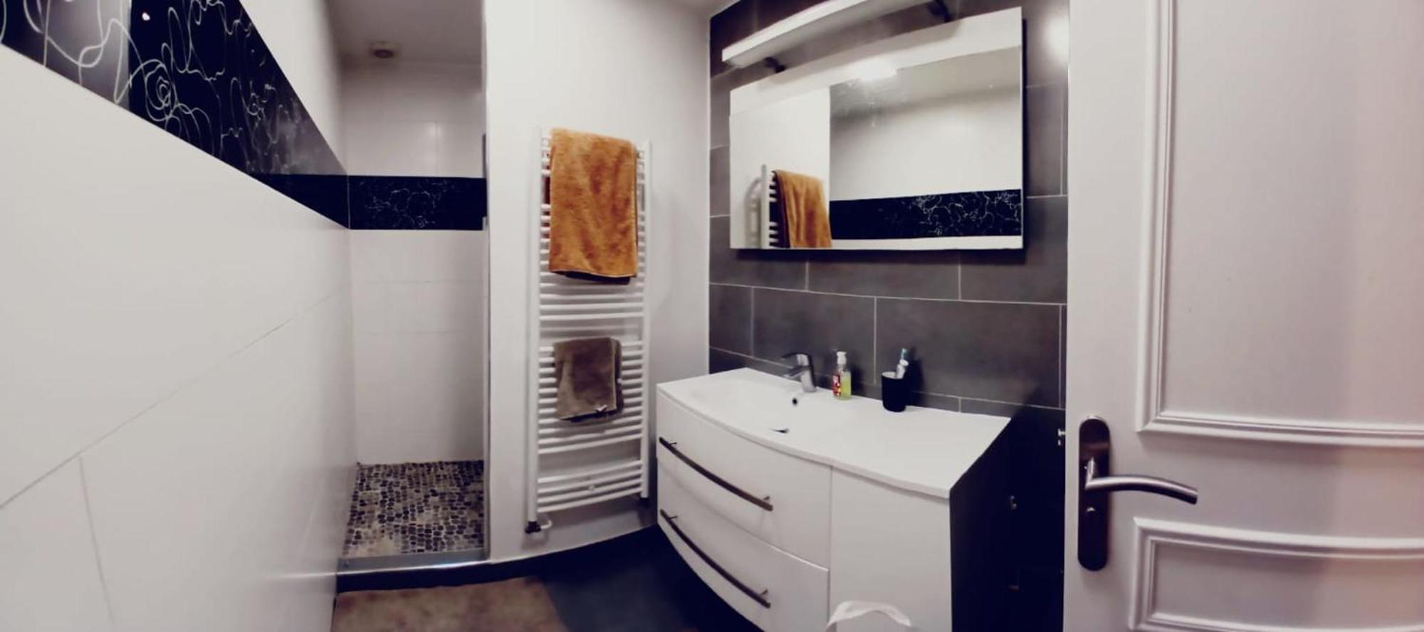 Apartment Beautiful T3 With Balcony - Near Parc Monceau