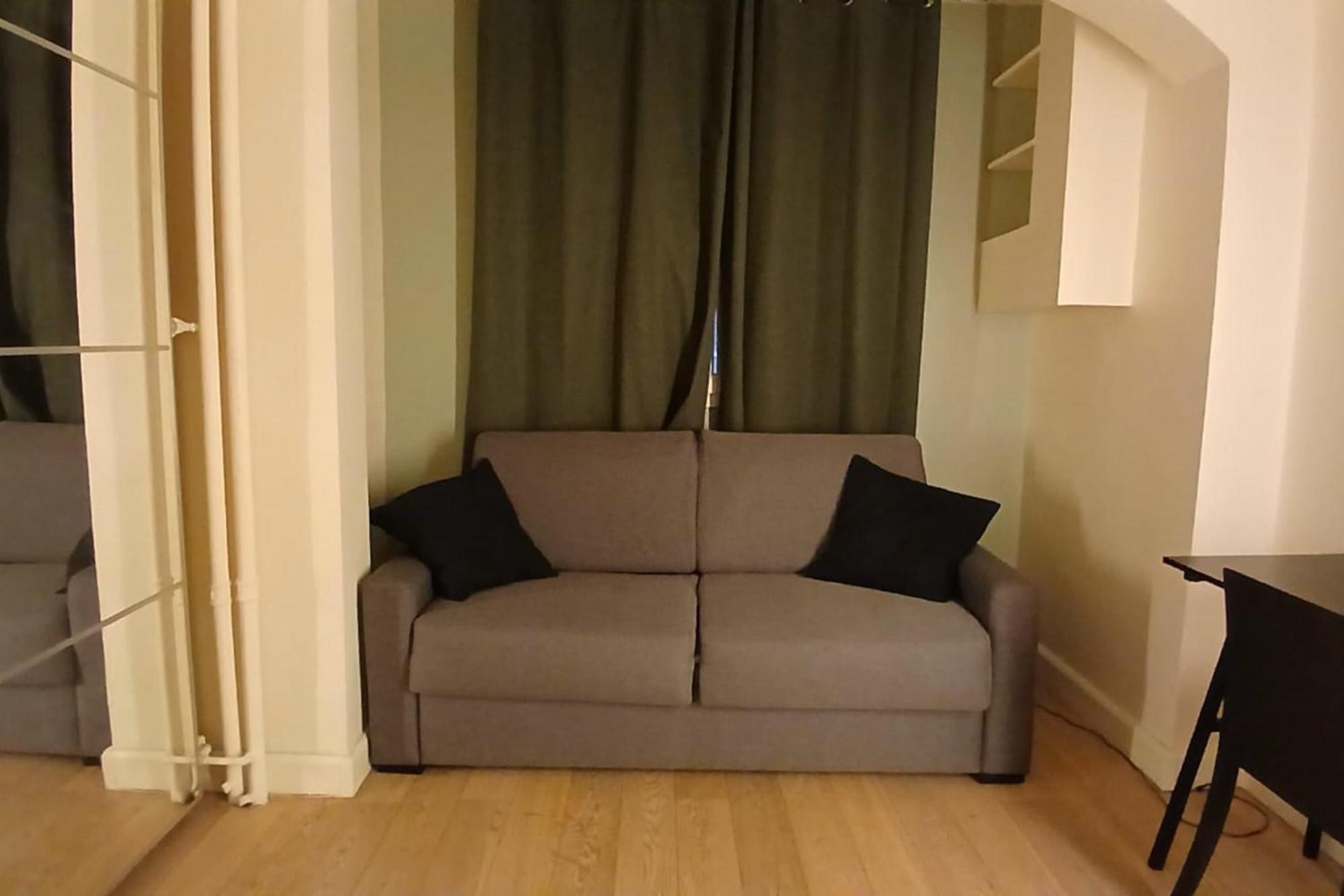 Beautiful T3 With Balcony - Near Parc Monceau Apartment *