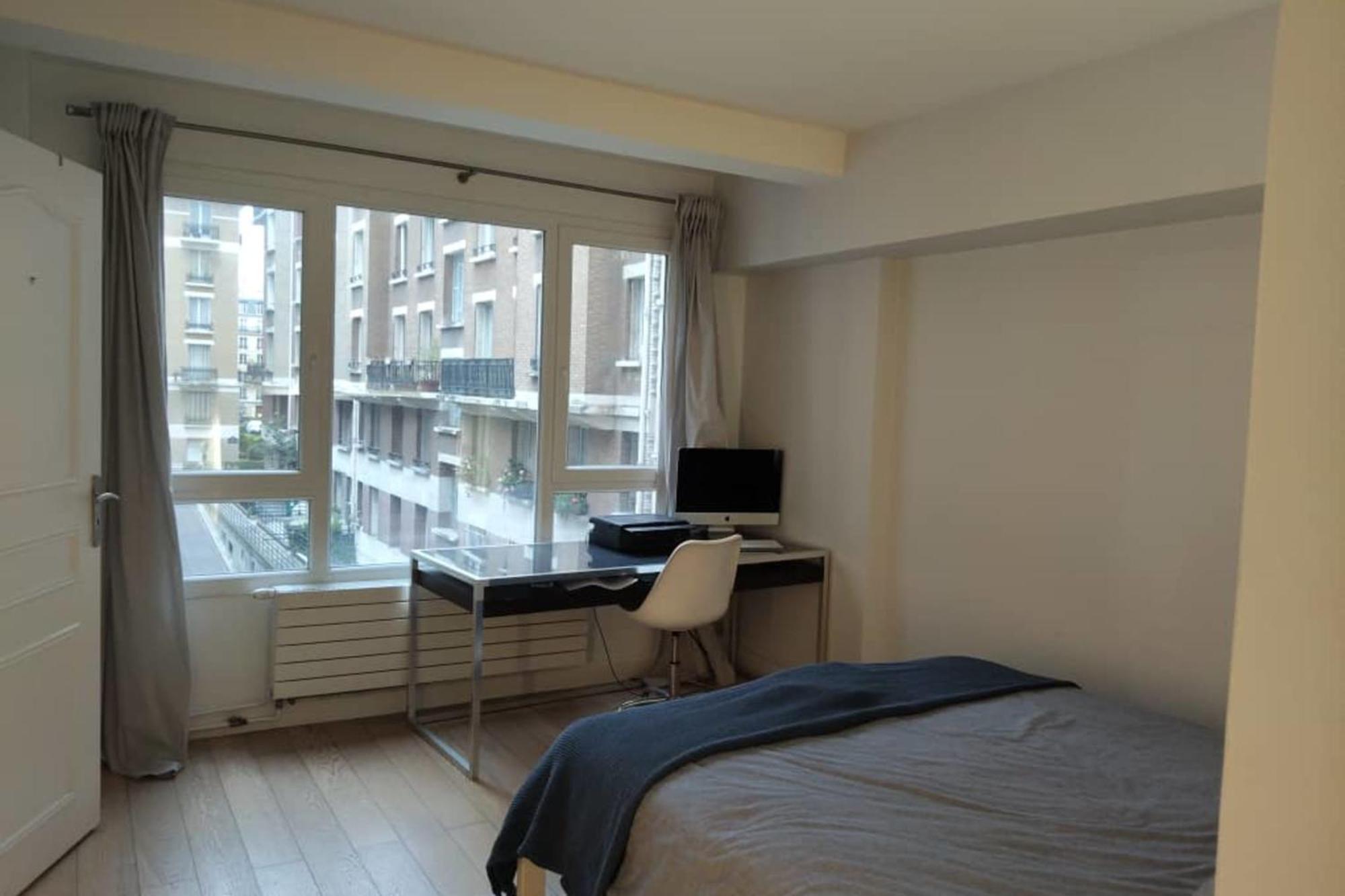 Apartment Beautiful T3 With Balcony - Near Parc Monceau *