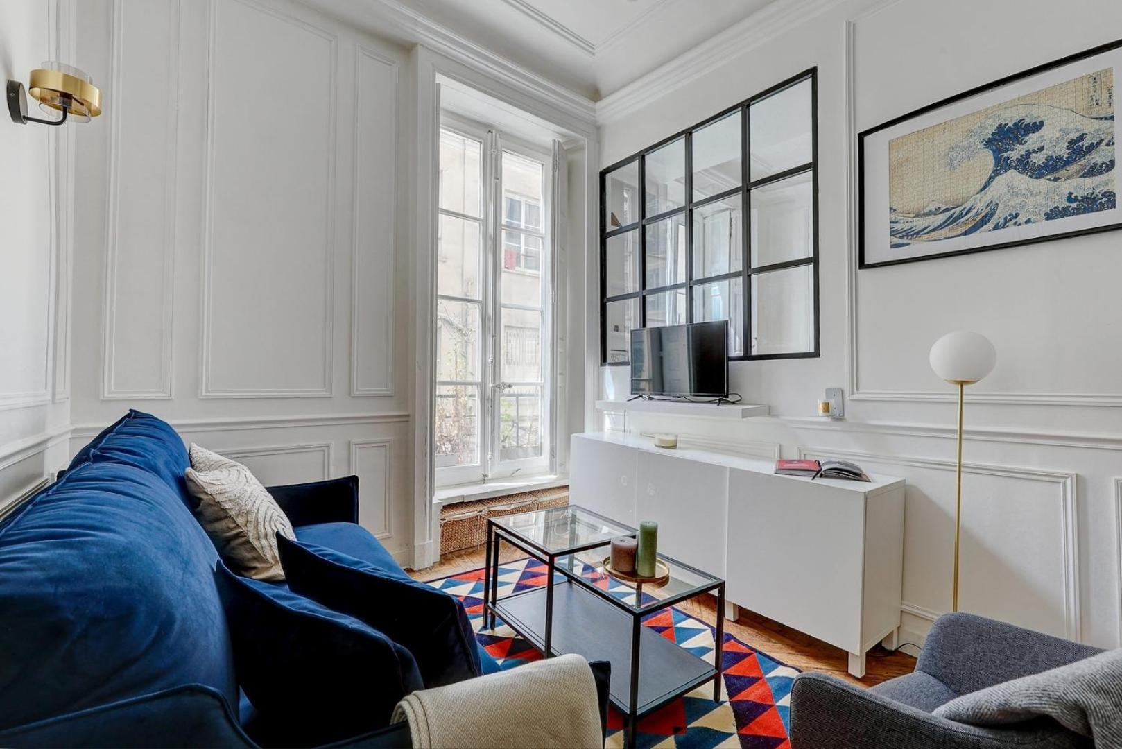 Bnbnook - Parisian Charm: 1br In Le Marais *