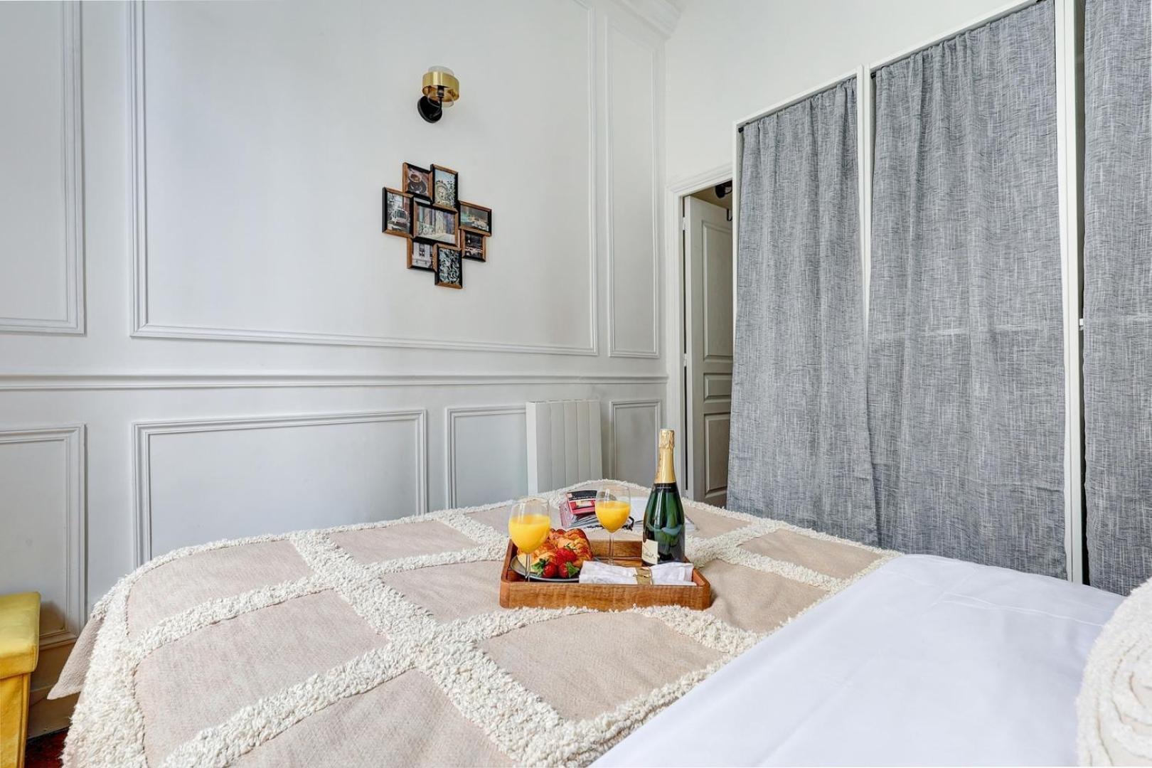 Apartment Bnbnook - Parisian Charm: 1br In Le Marais *