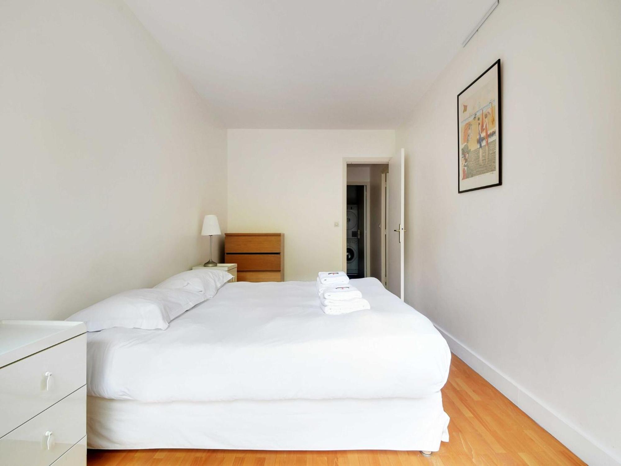 Apartment Cosy With Balcony- 3br 5p- Tour-eiffel