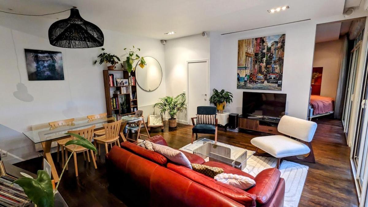 Beautiful With Private Garden Apartment Paris