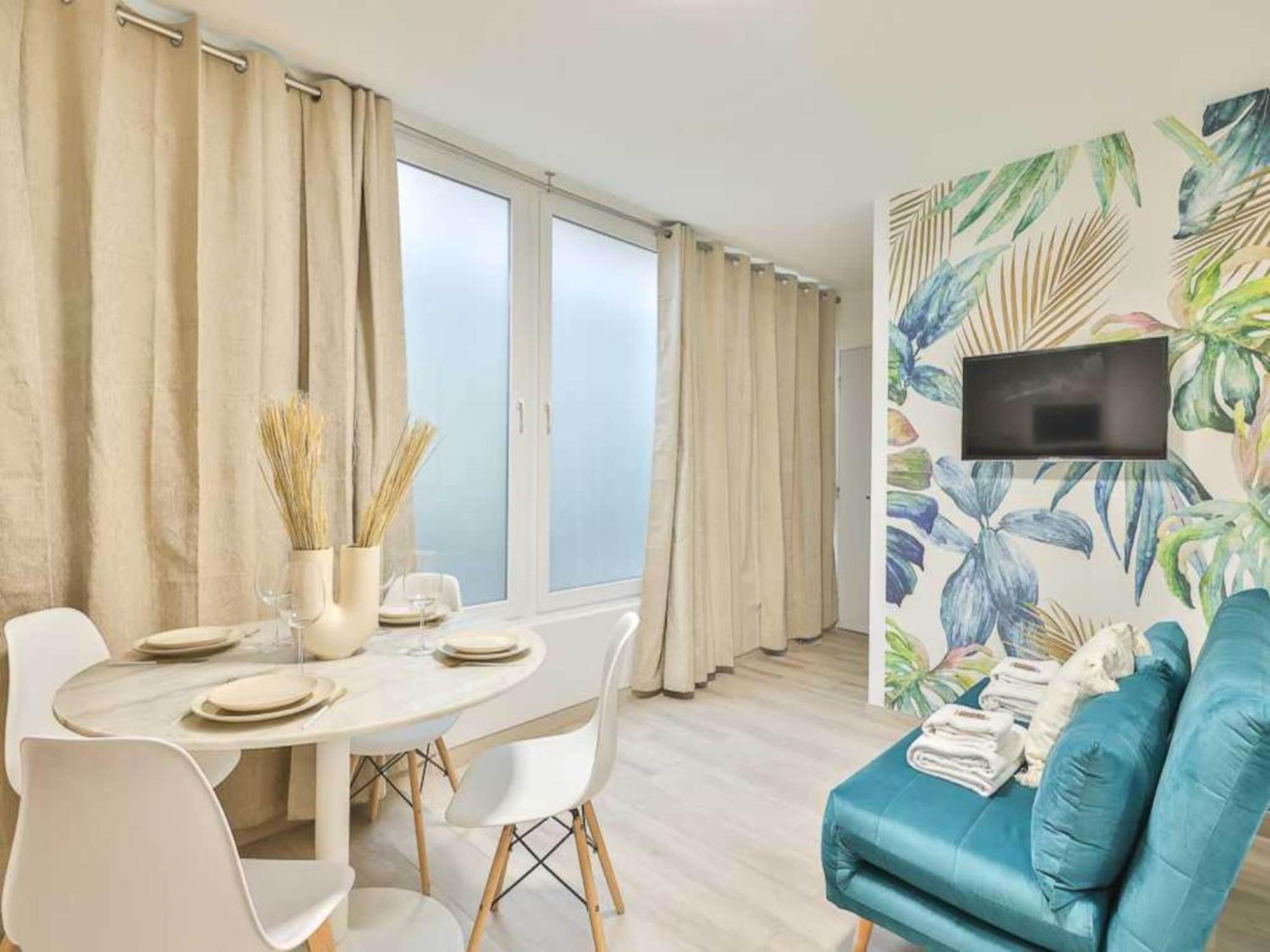 Newly Renovated Canal De L'ourq Apartamento