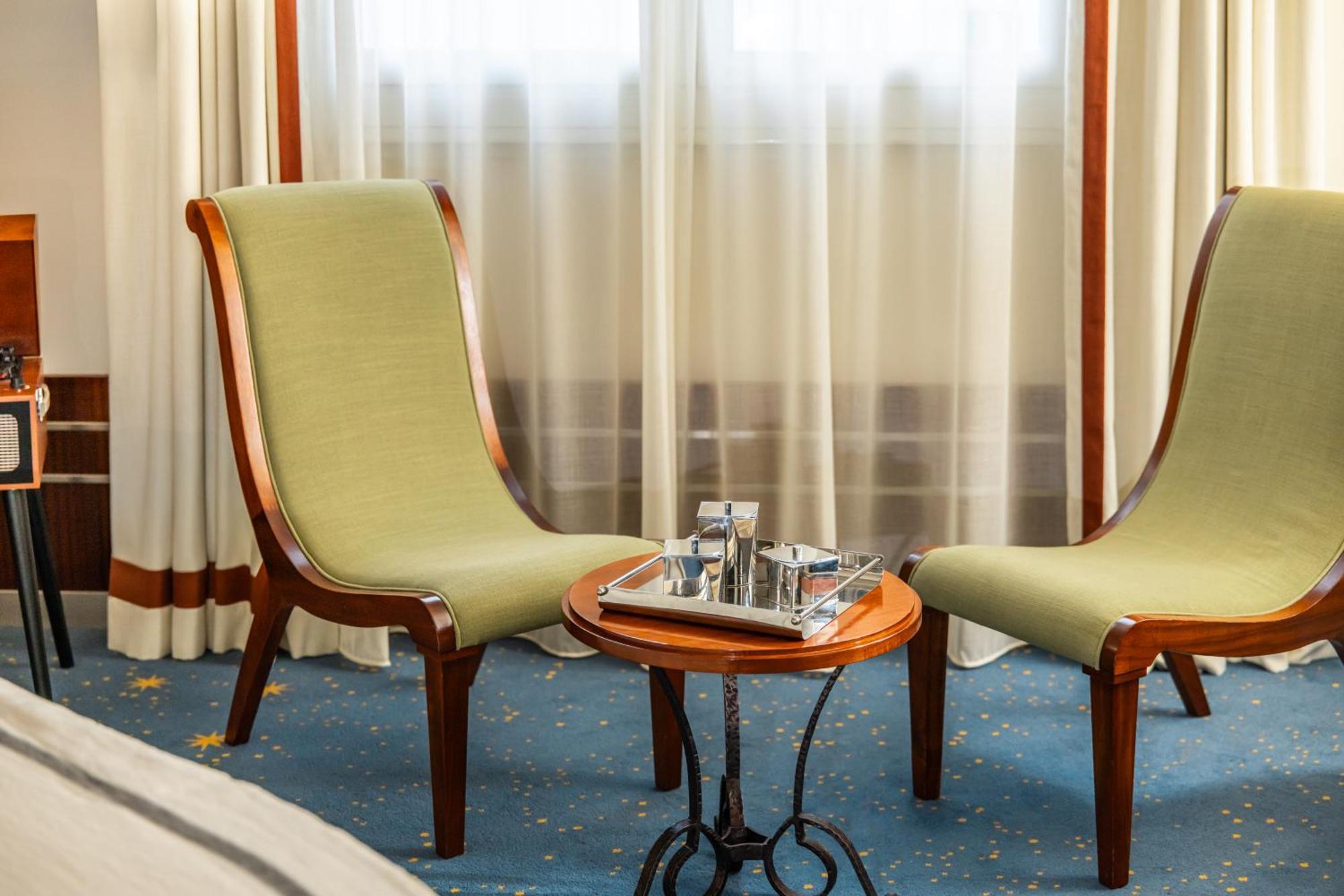 Des Grands Voyageurs Hotel 4*