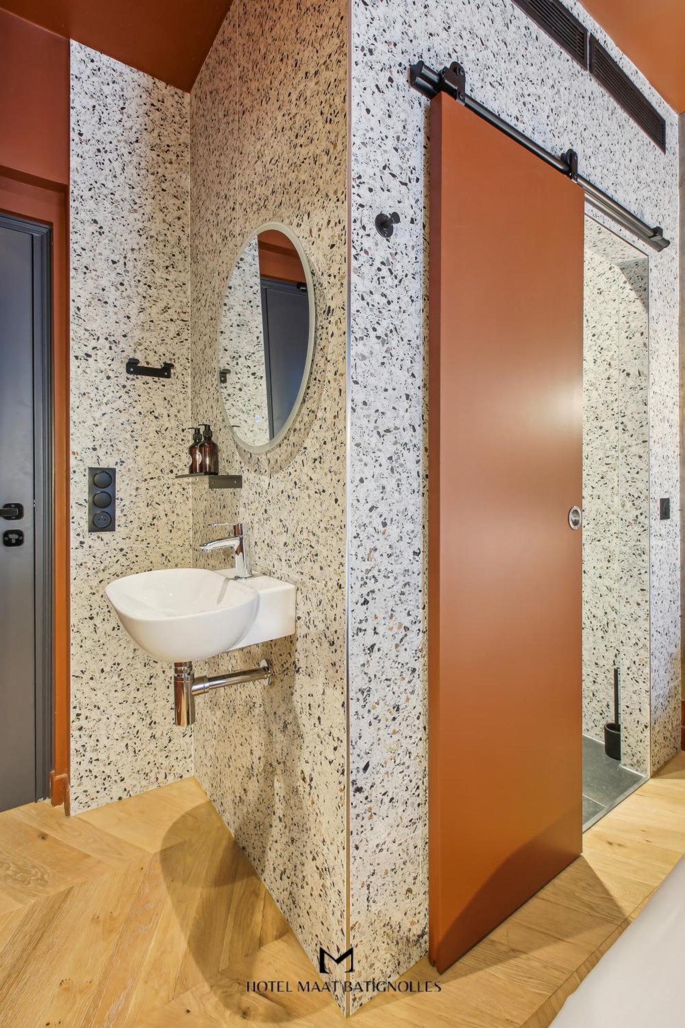 Maat Batignolles Hotel