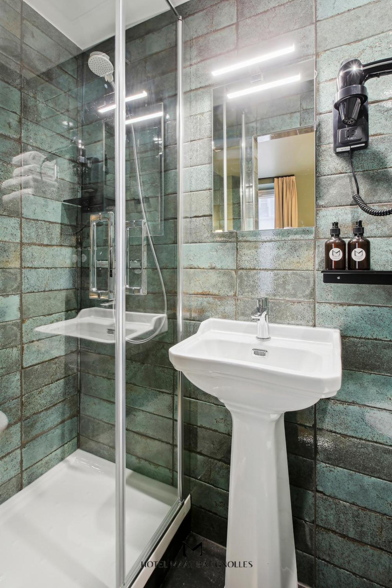 Maat Batignolles Hotel