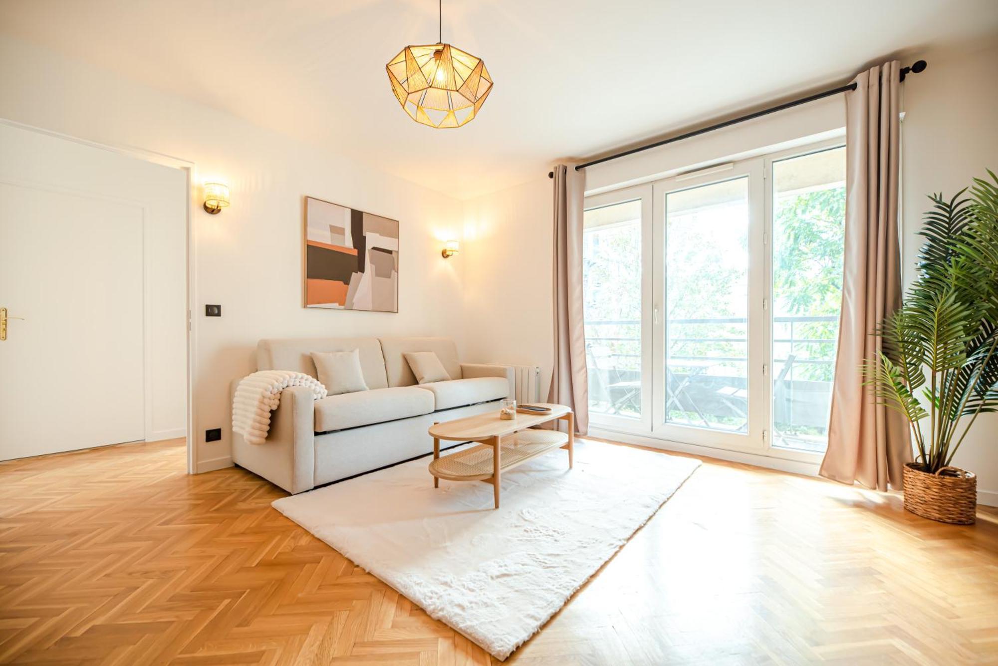 Apartment Cia - Flat With Balcony In East Paris, Buttes Chaumont Paris