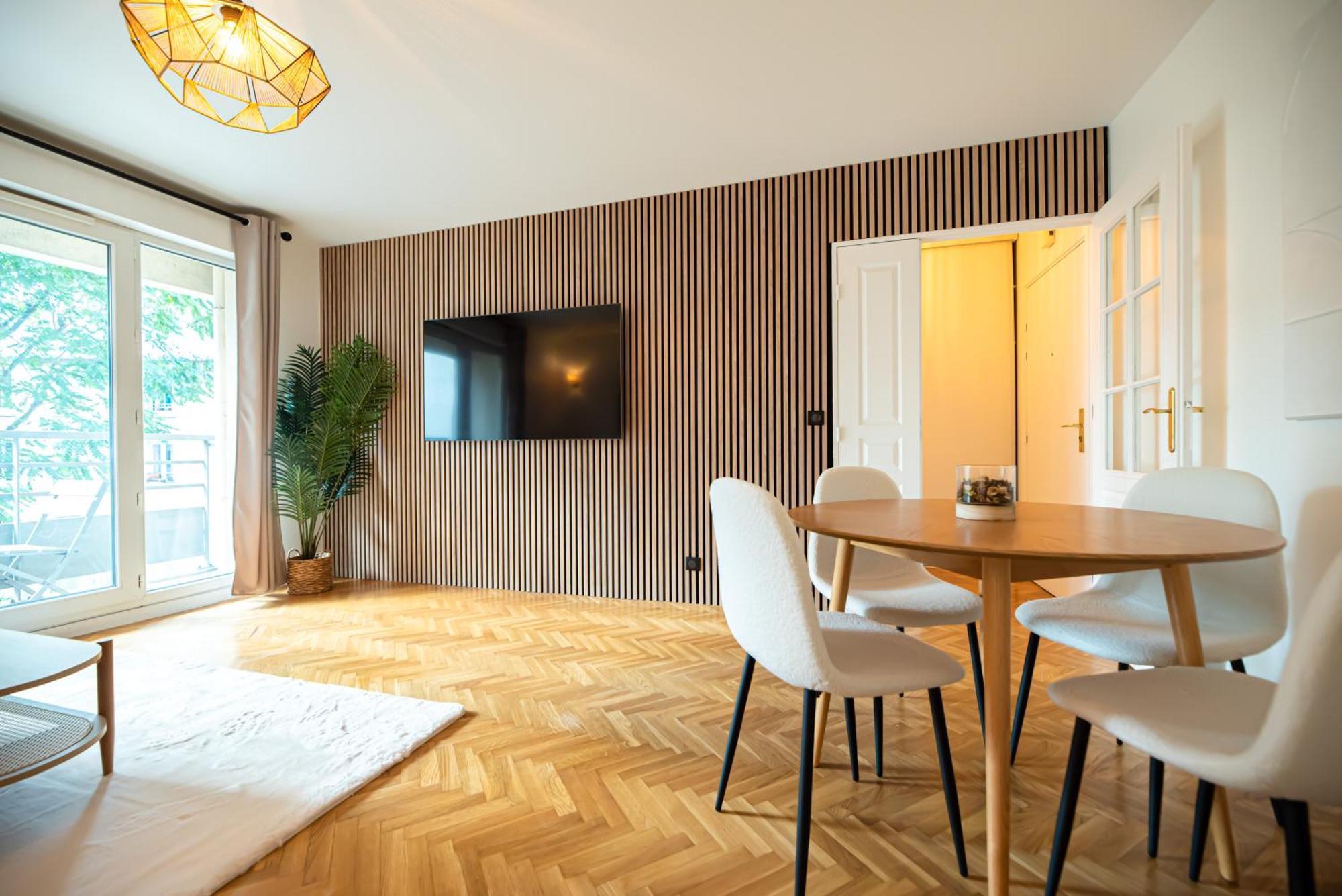 Apartment Cia - Flat With Balcony In East Paris, Buttes Chaumont *