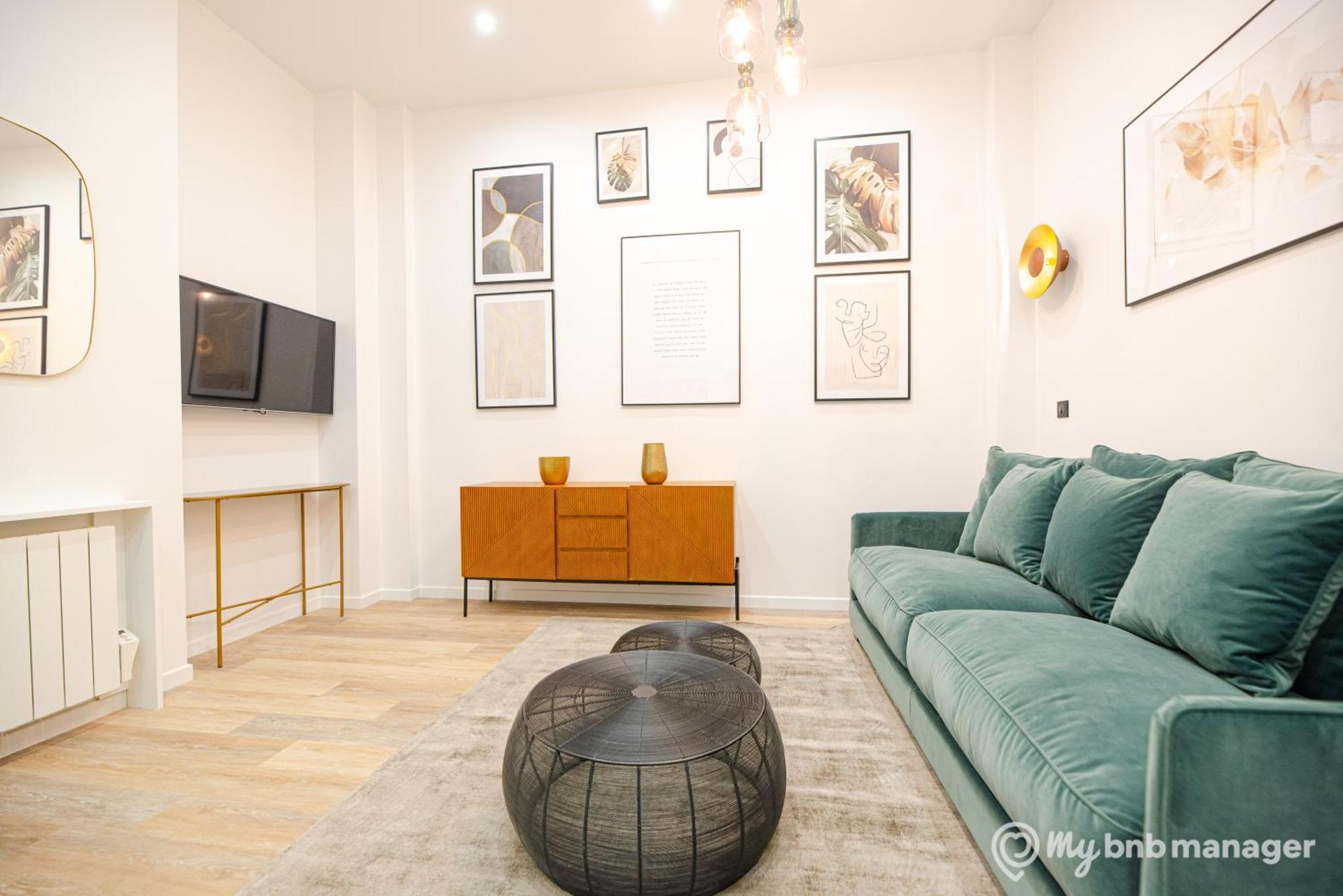 Cia - Flat On Rue La Fayette