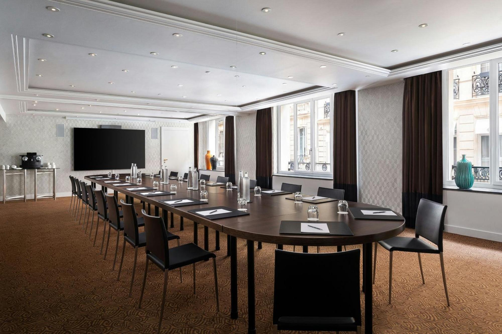 Prince De Galles, A Luxury Collection Hotel,