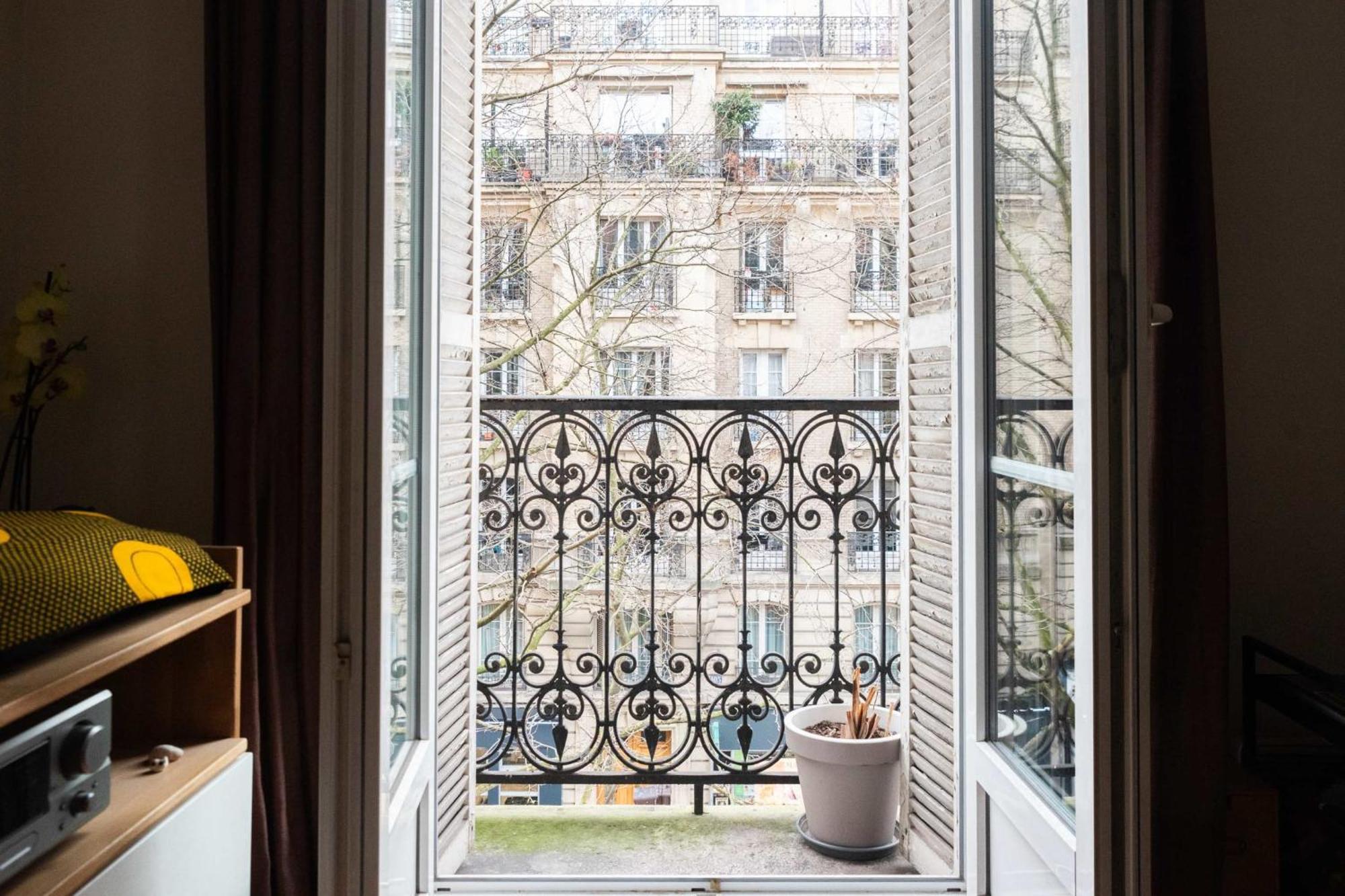 T2 For 3 Near The Park Of Buttes-chaumont Paris