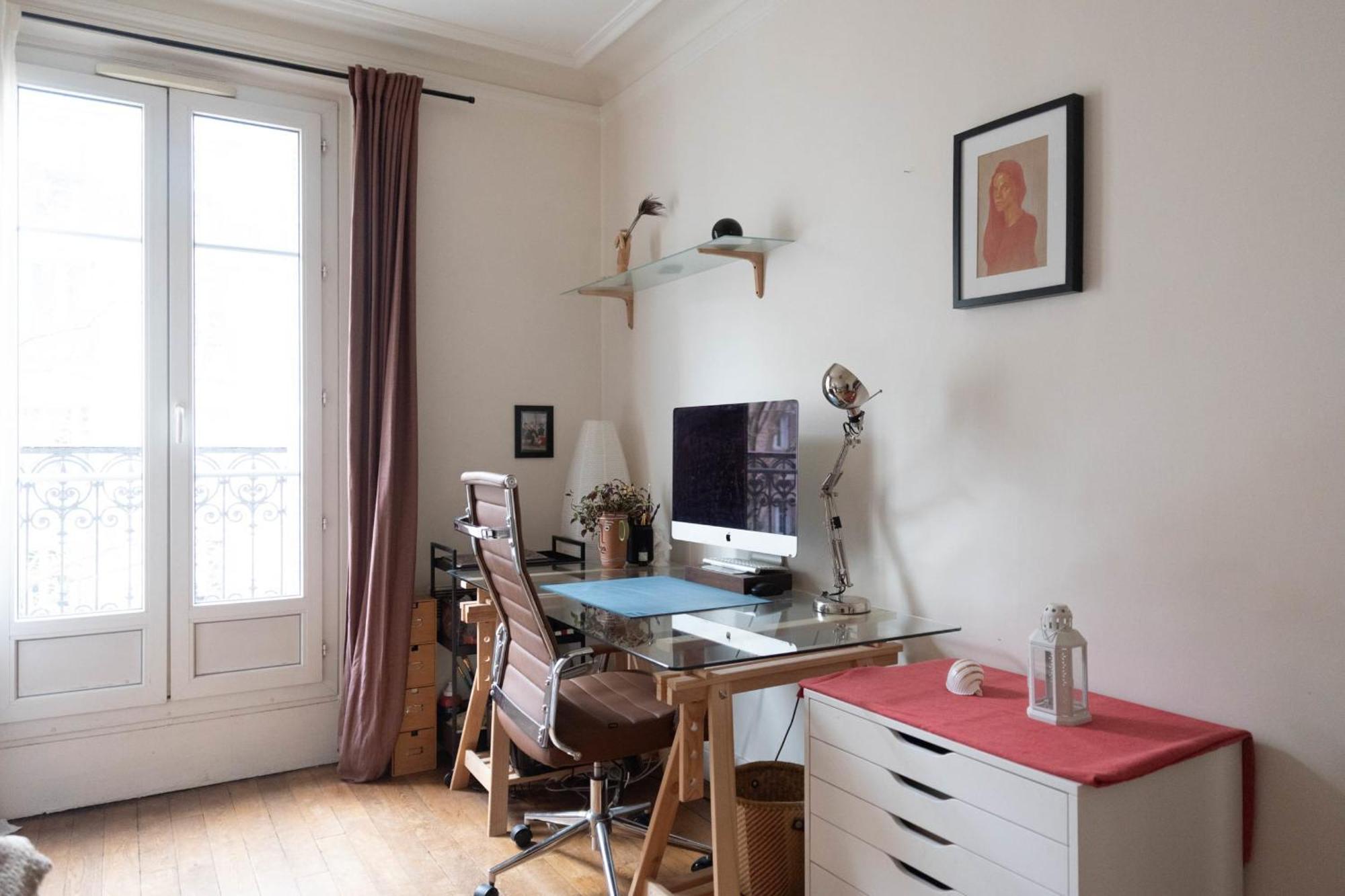 T2 For 3 Near The Park Of Buttes-chaumont Paris