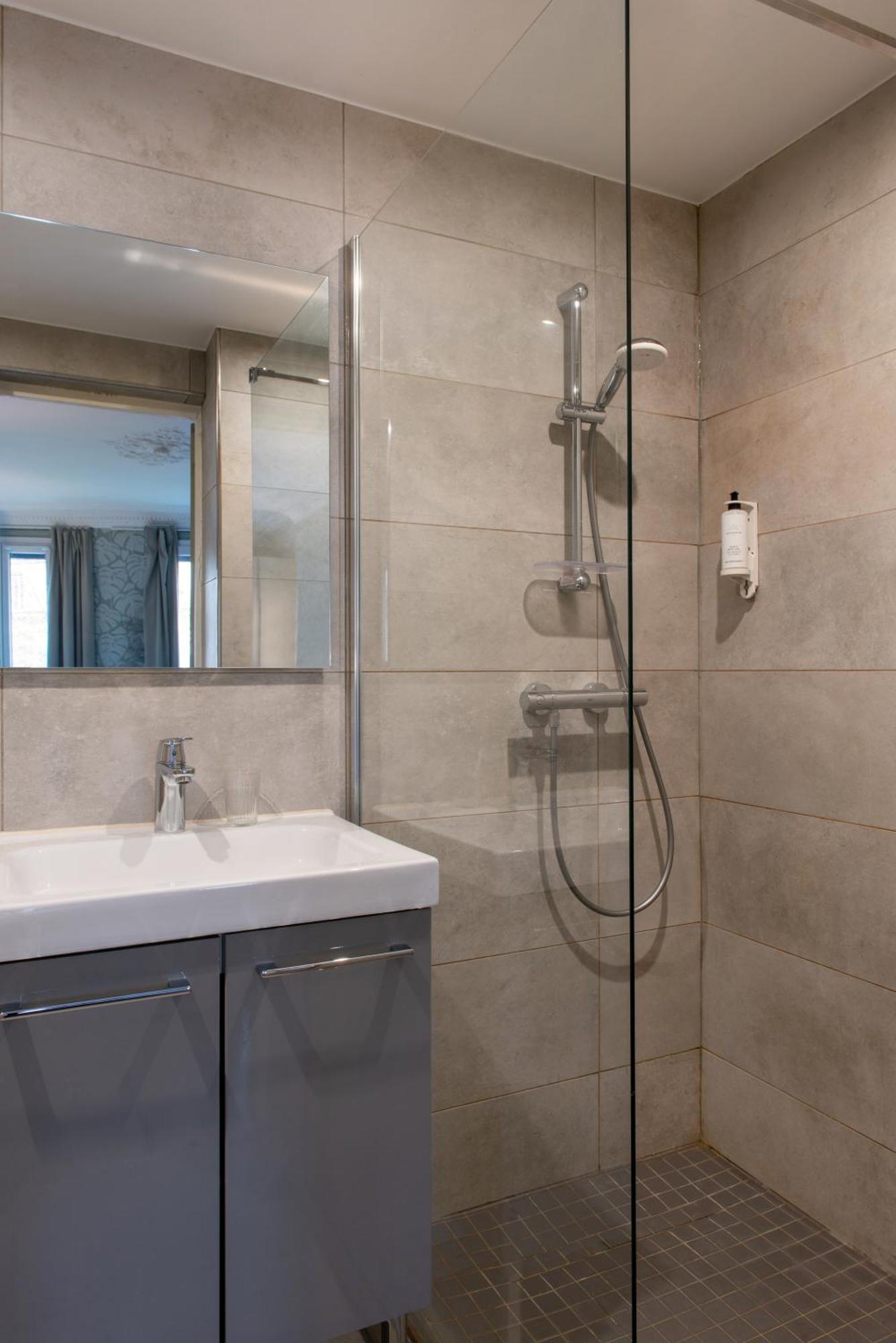 Hotel Avama Prony 3*