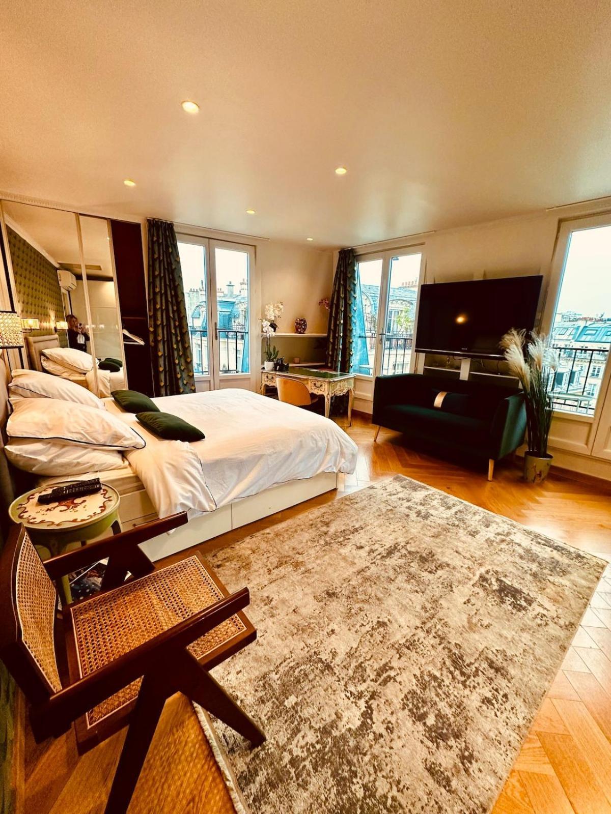 Beautiful Terrace Invalides And Fireplace Apartment Paris