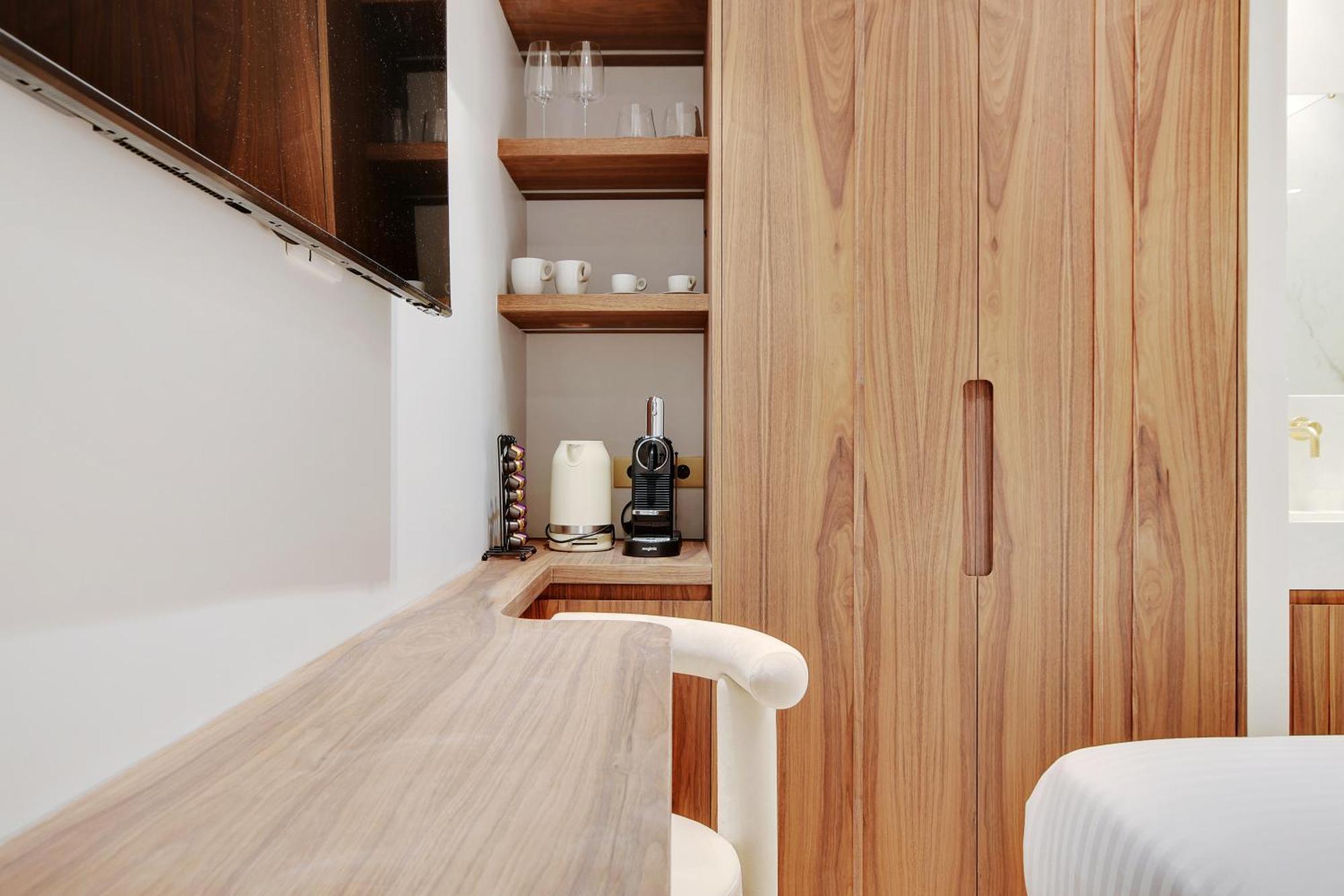 Maison Galante's With Services In La Madeleine - Opera Apartment *