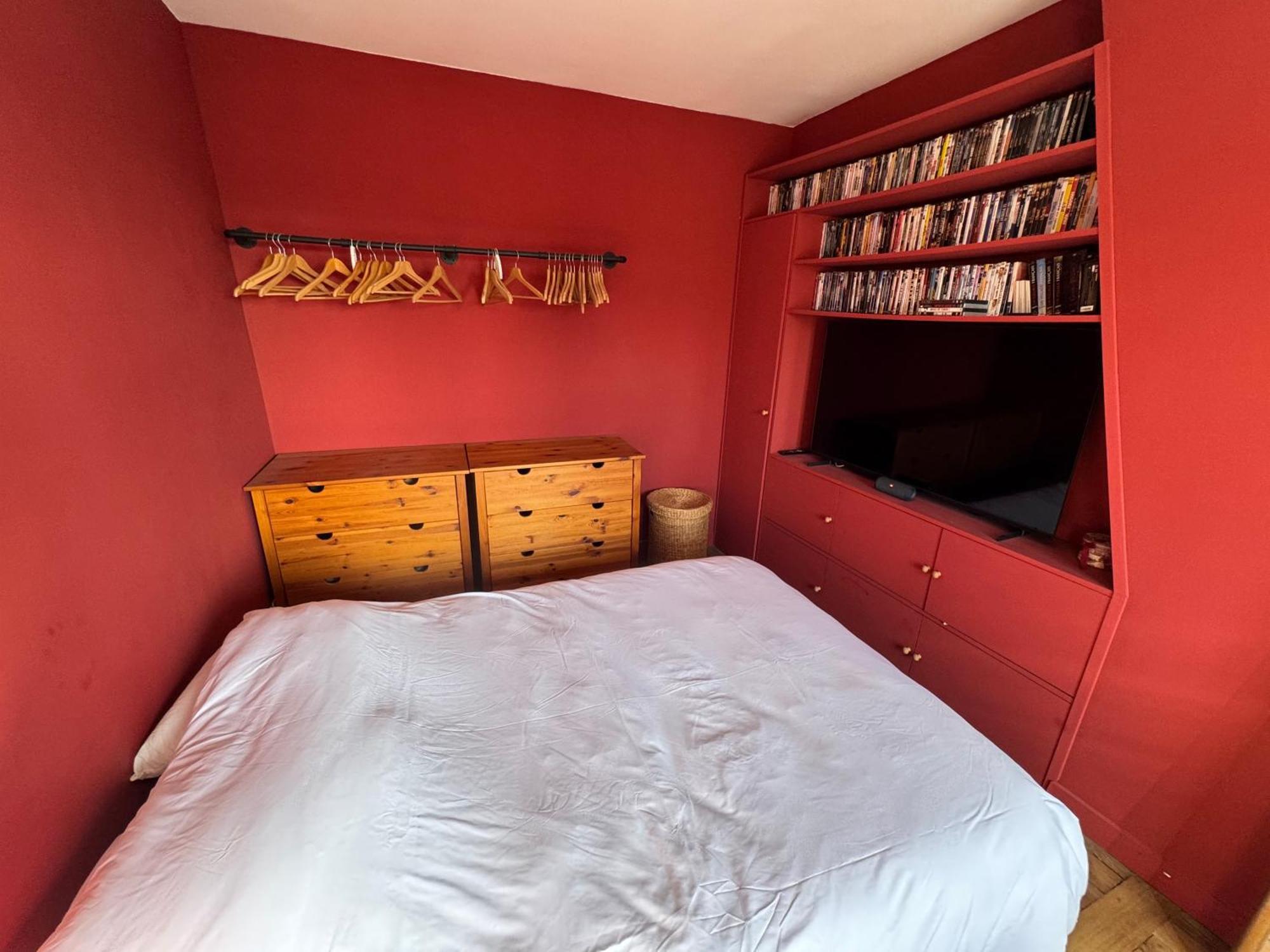 Quiet & Bright Apartment *