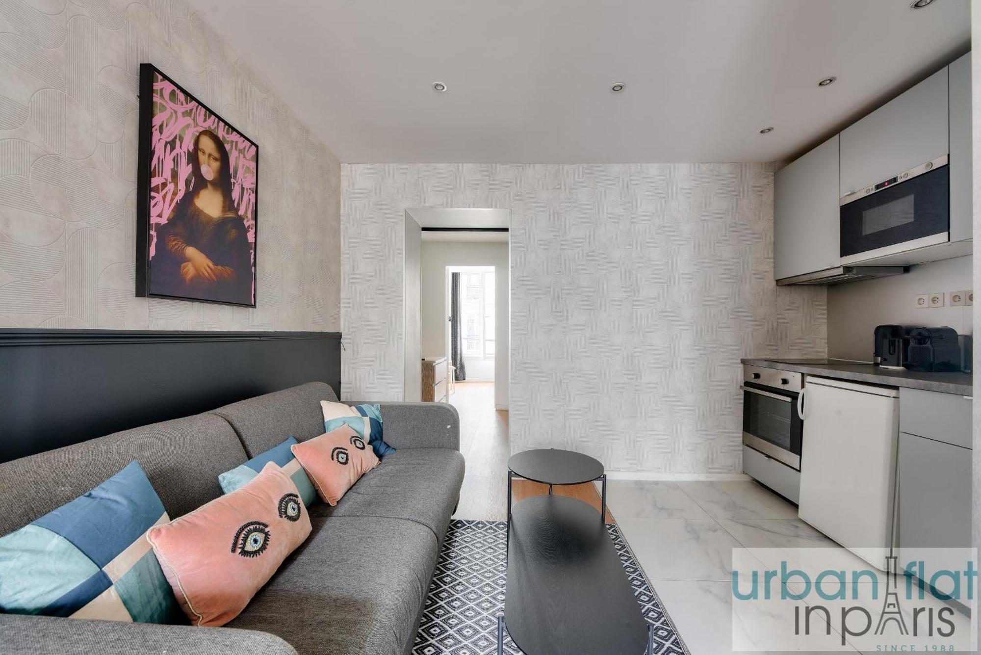 04 Flat Montorgeuil 3 *
