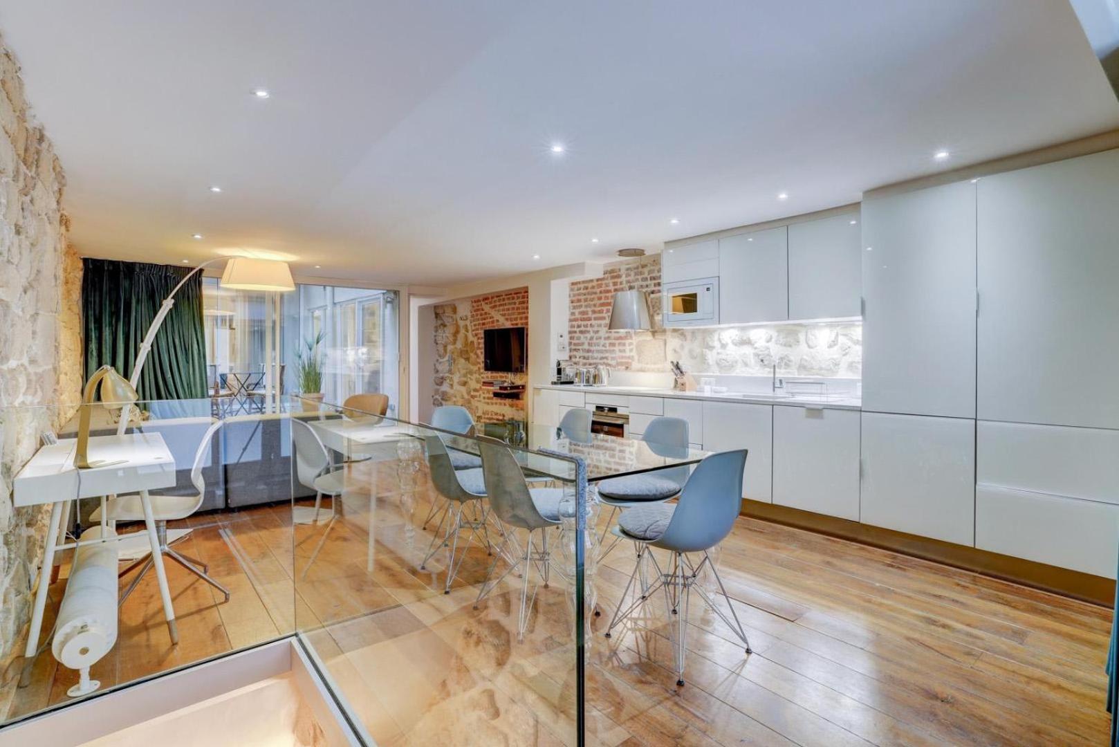 Apartment Jardin Prive - Gorgeous 3 Bed House In Le Marais Paris