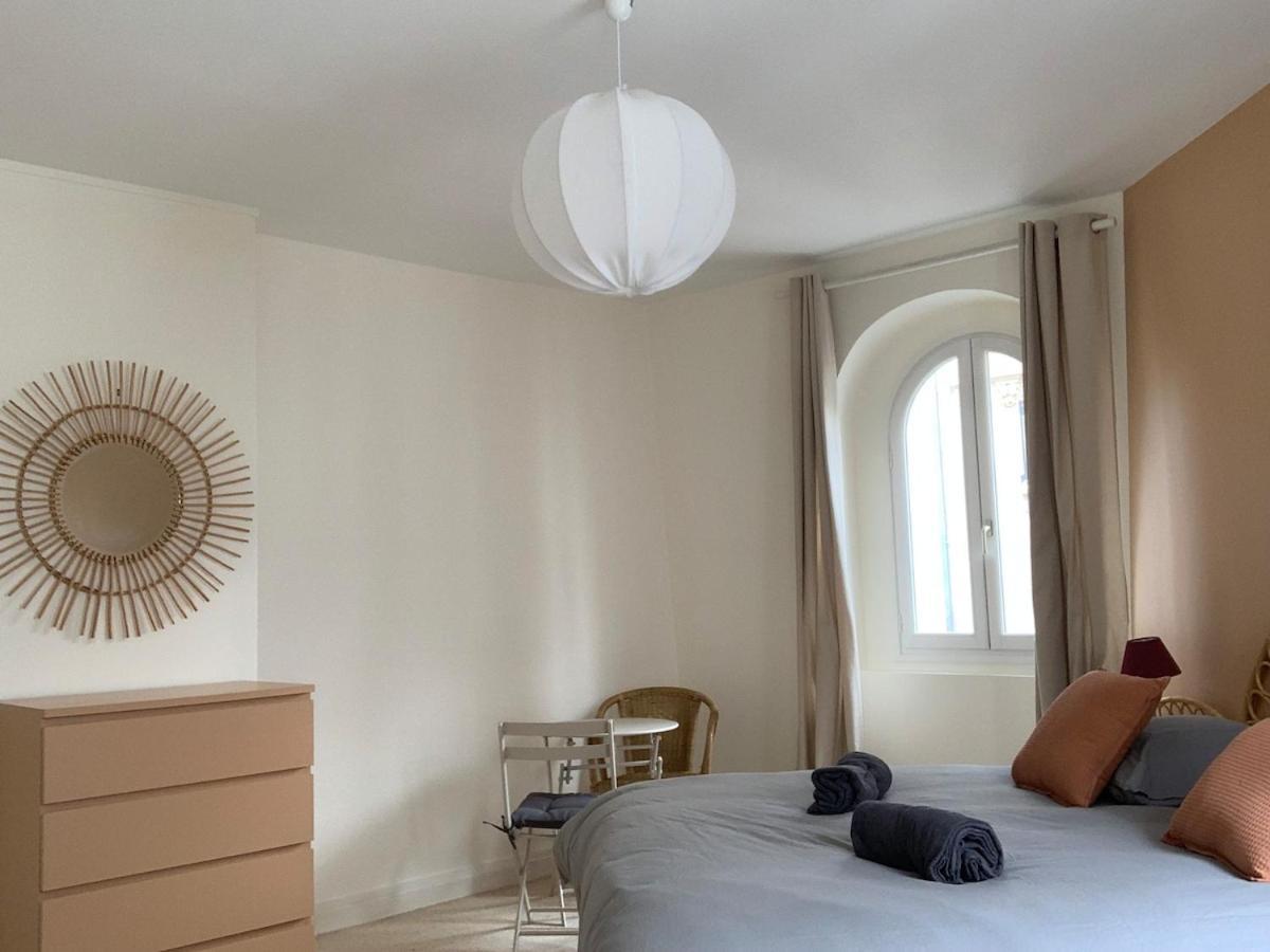 15, Beautiful 3 Bedrooms Apartment *