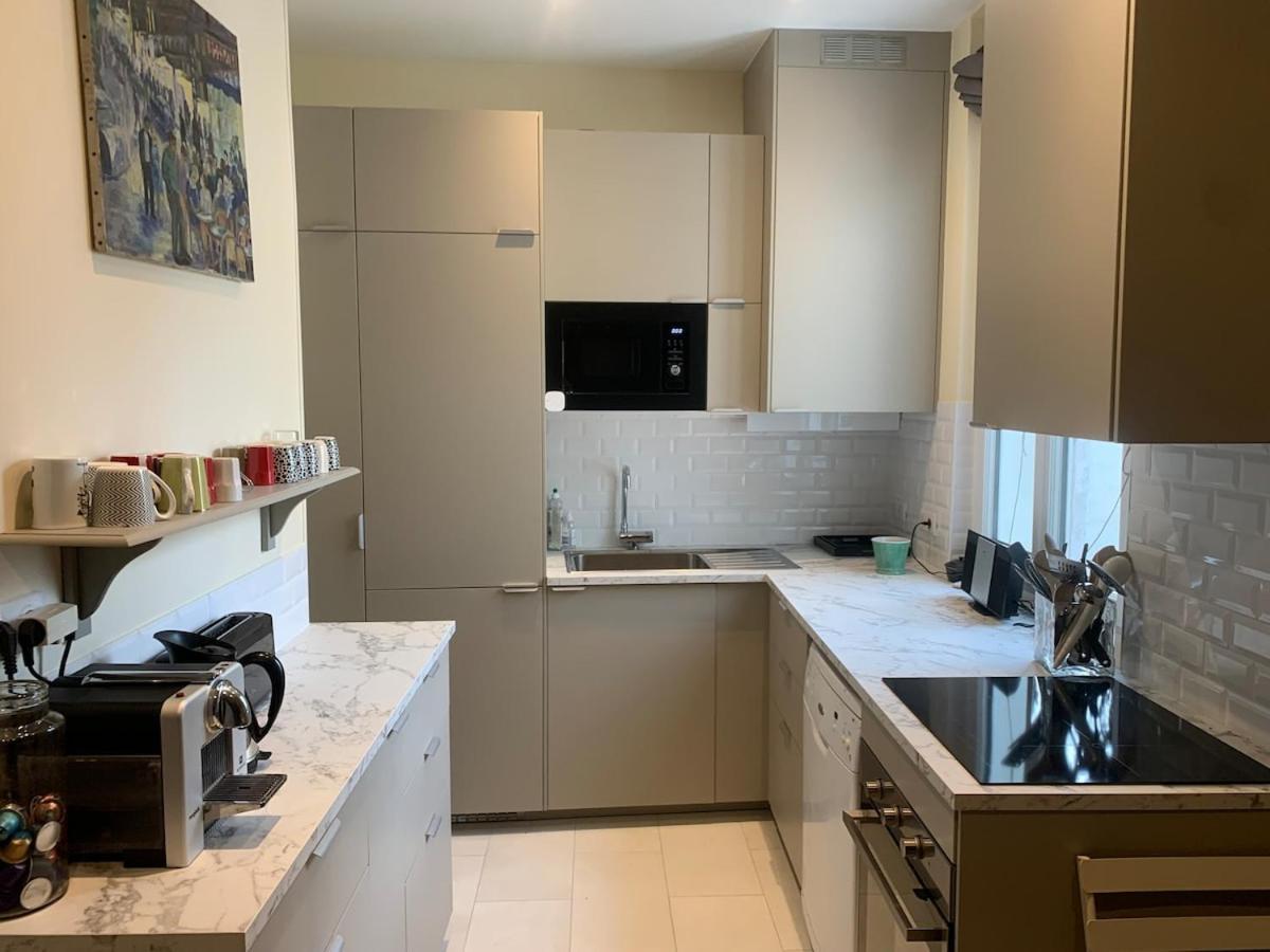 15, Beautiful 3 Bedrooms Apartment *
