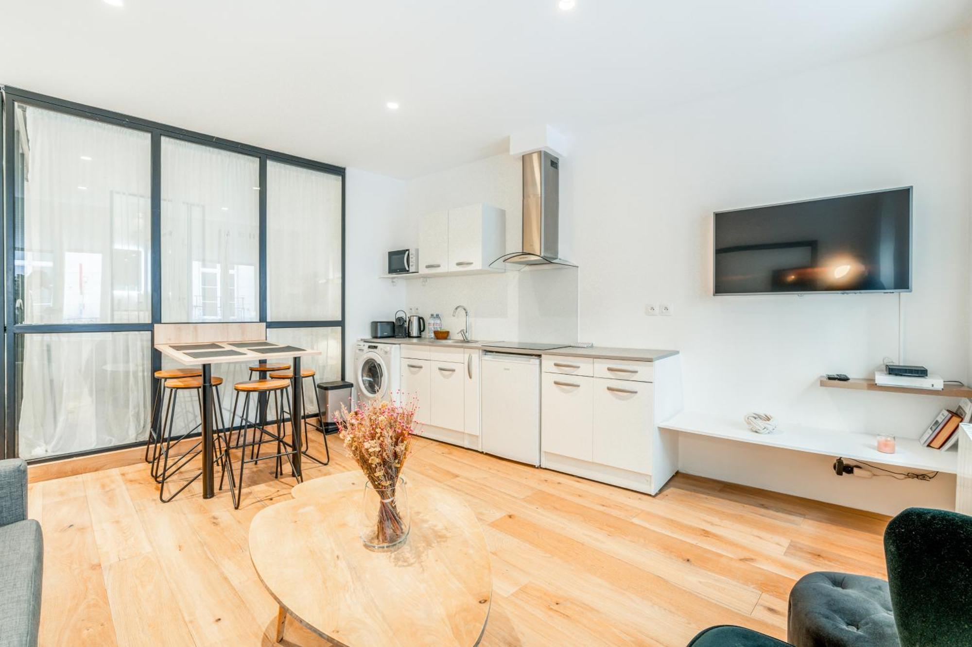 Chic & Elegant In Montorgueil Apartment *