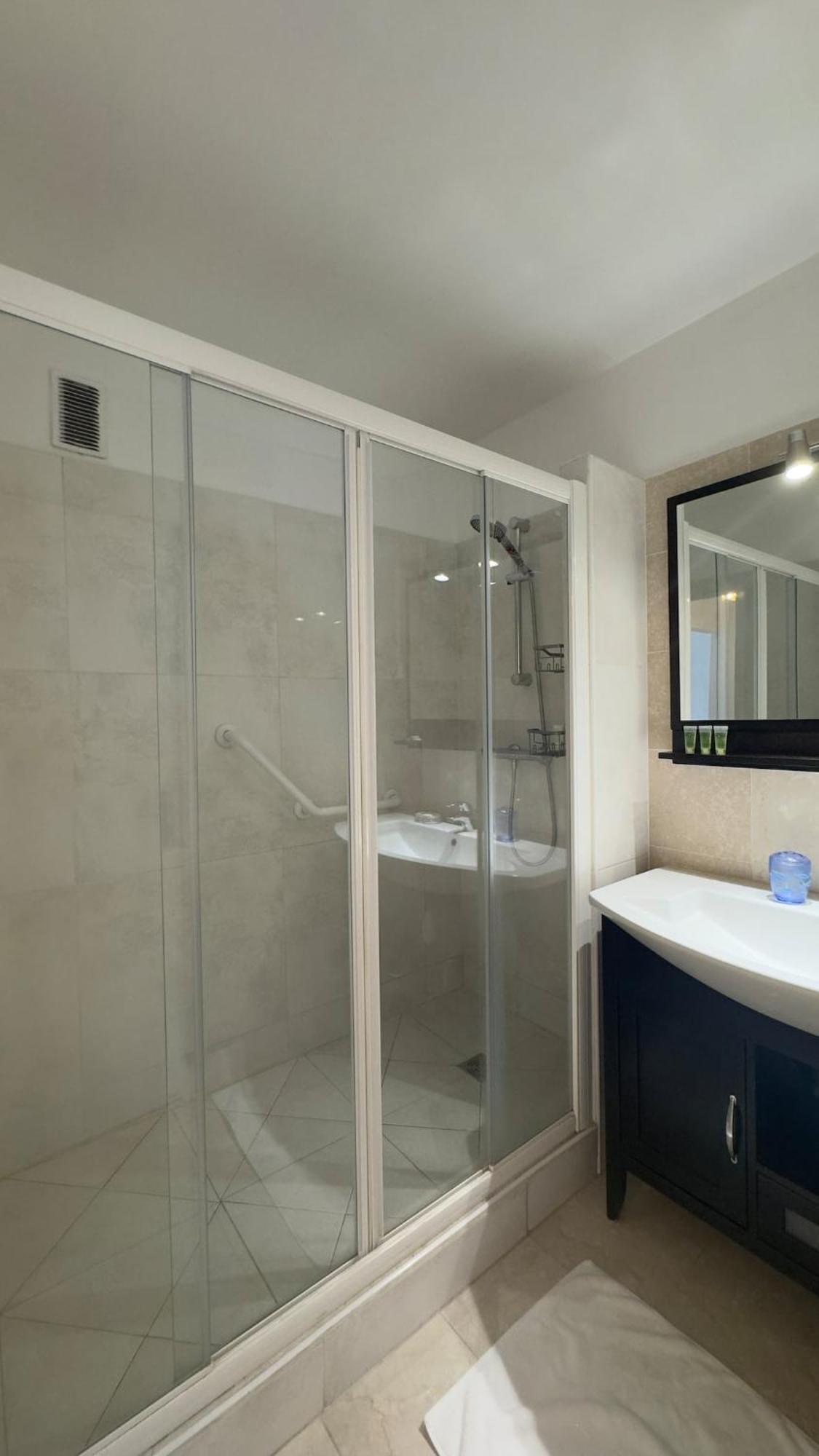 Cosy Two Bedroom Near The Eiffel Tower Apartment