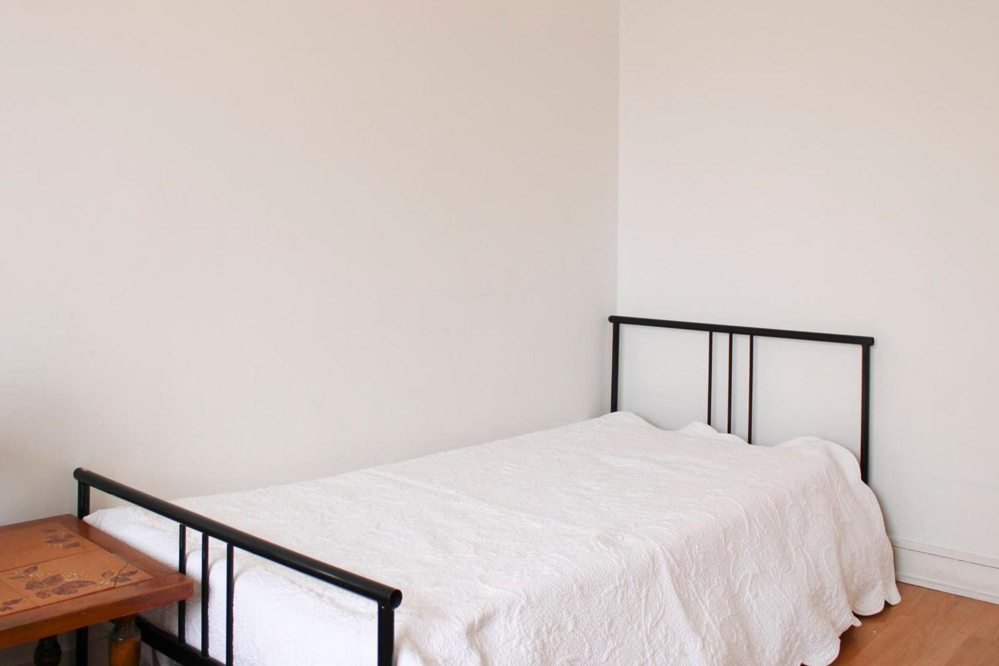 Spacious 3 With Balcony In Apartment