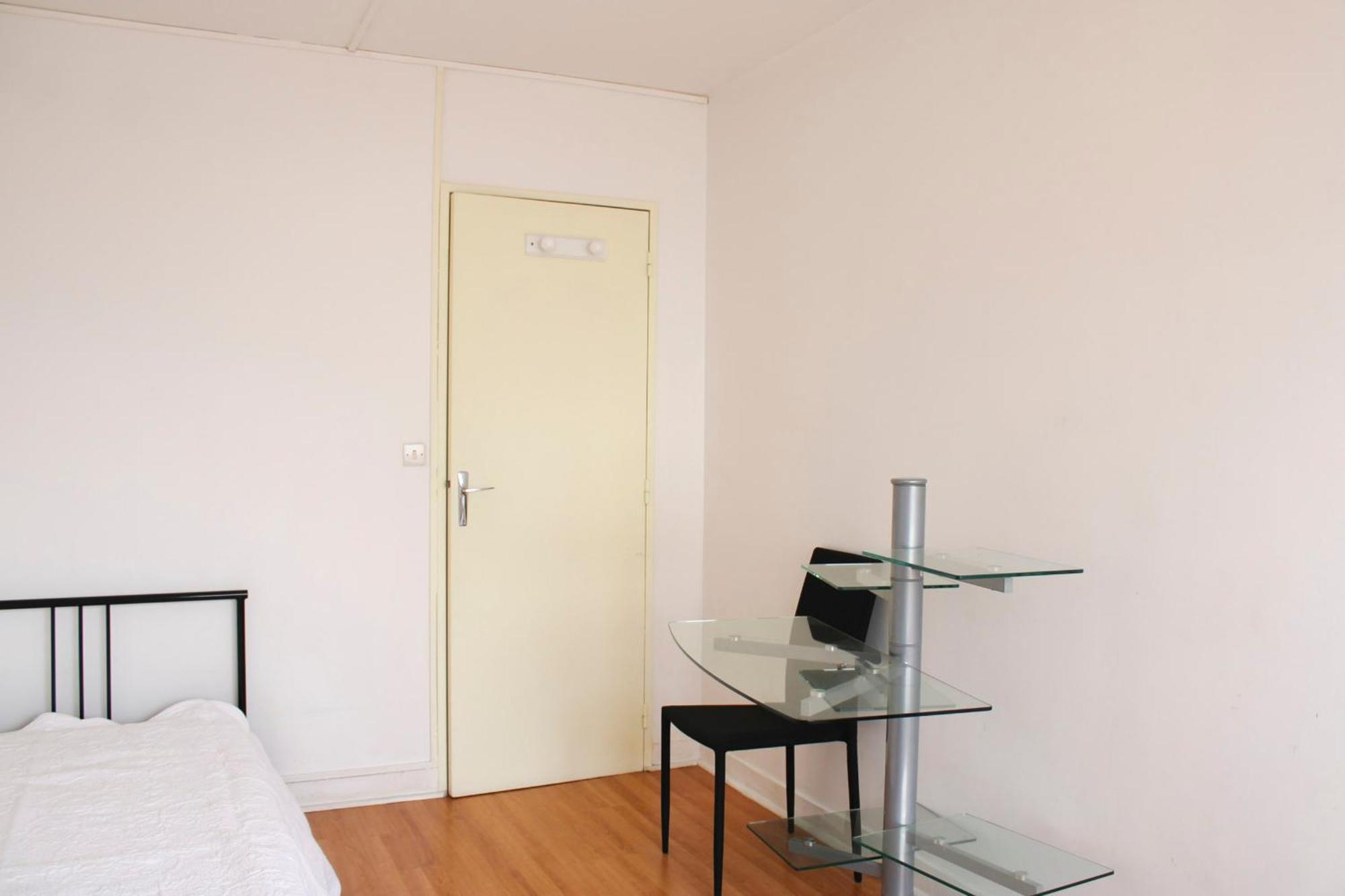 Spacious 3 With Balcony In *