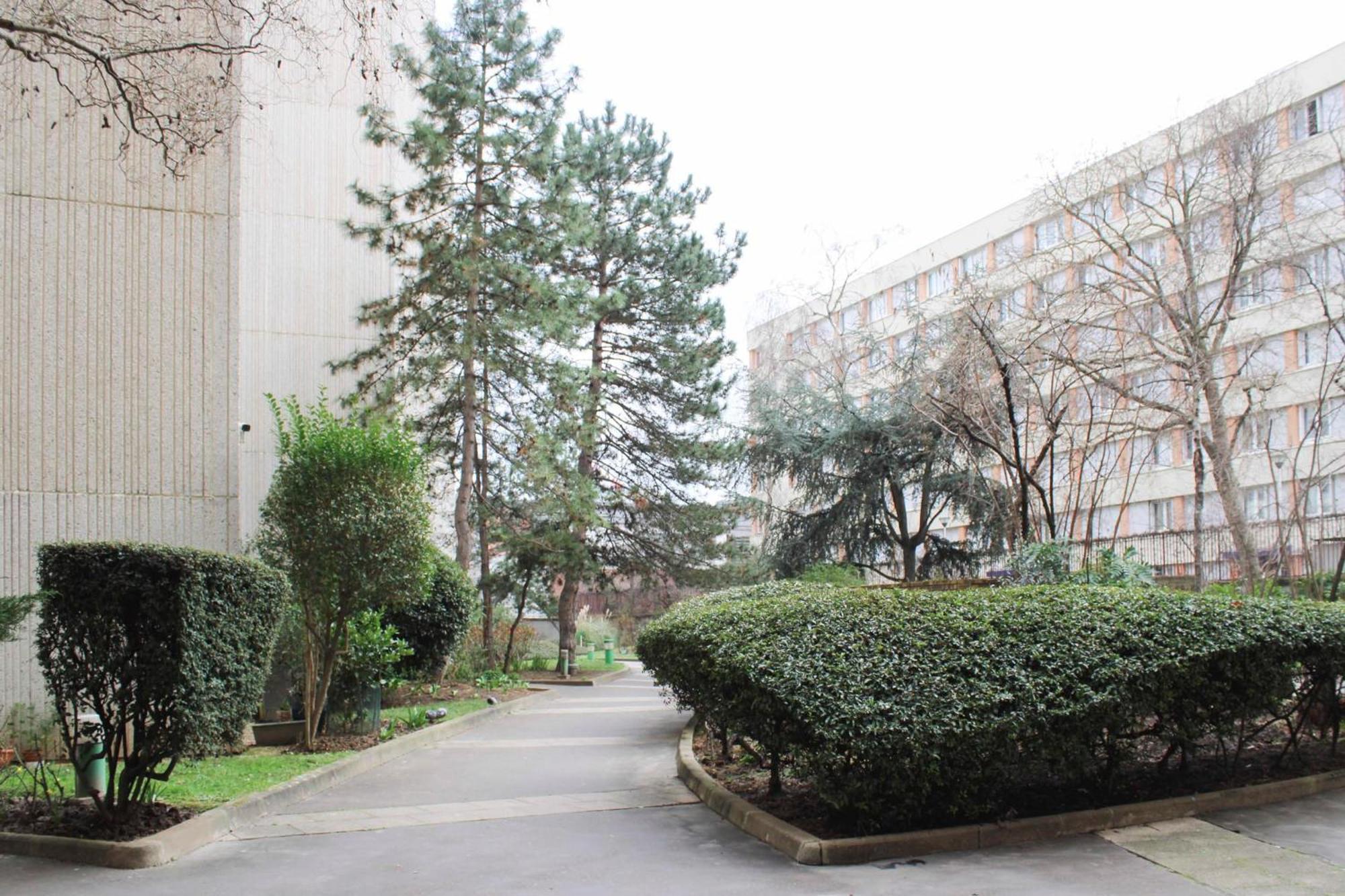 Spacious 3 With Balcony In Apartment
