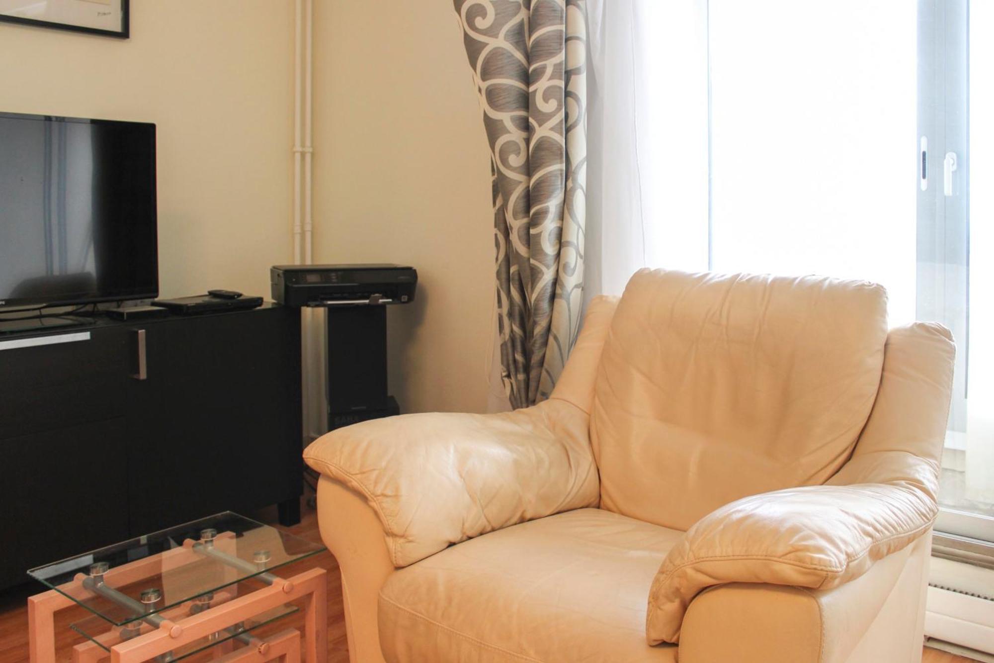 Spacious 3 With Balcony In *