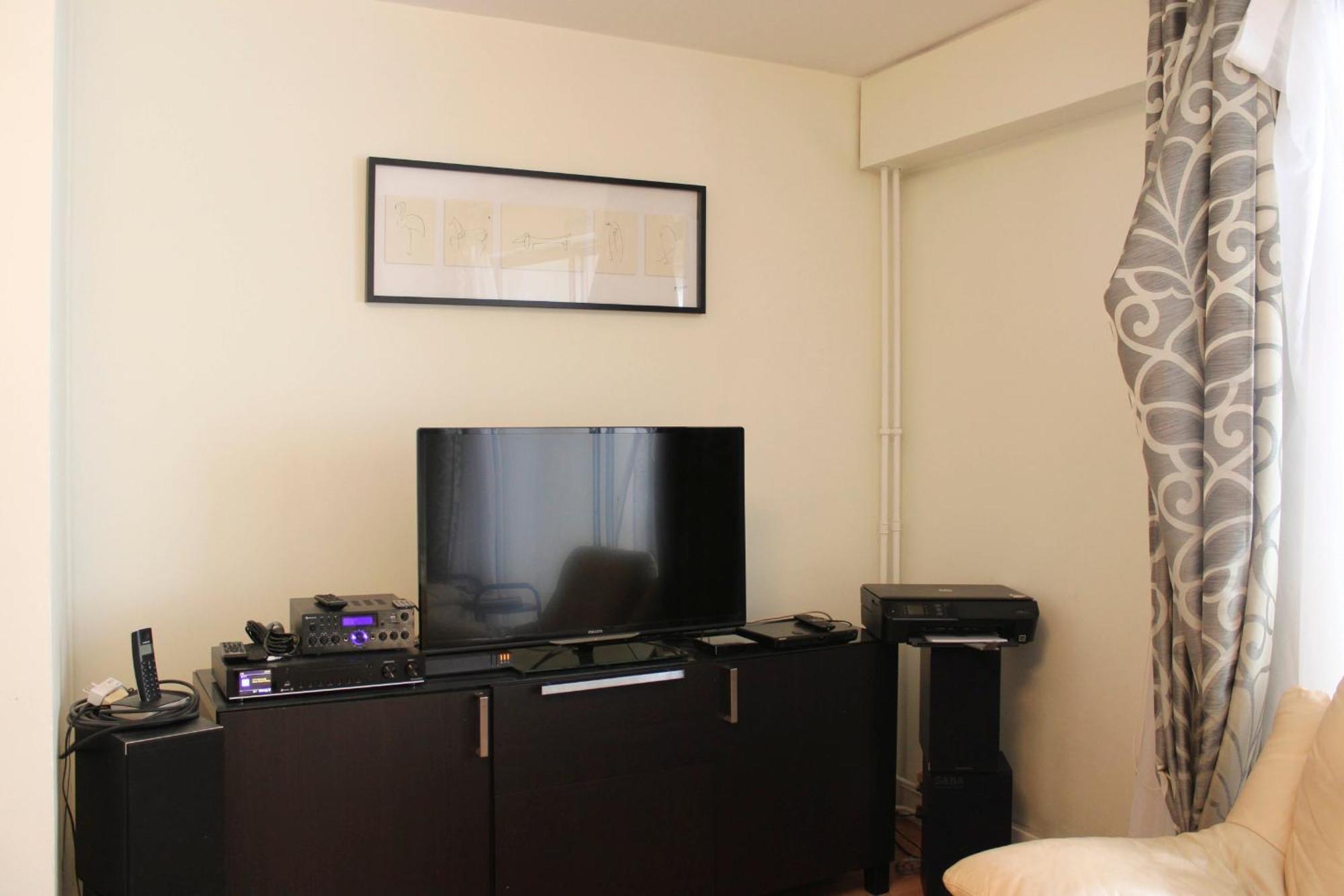 Apartment Spacious 3 With Balcony In