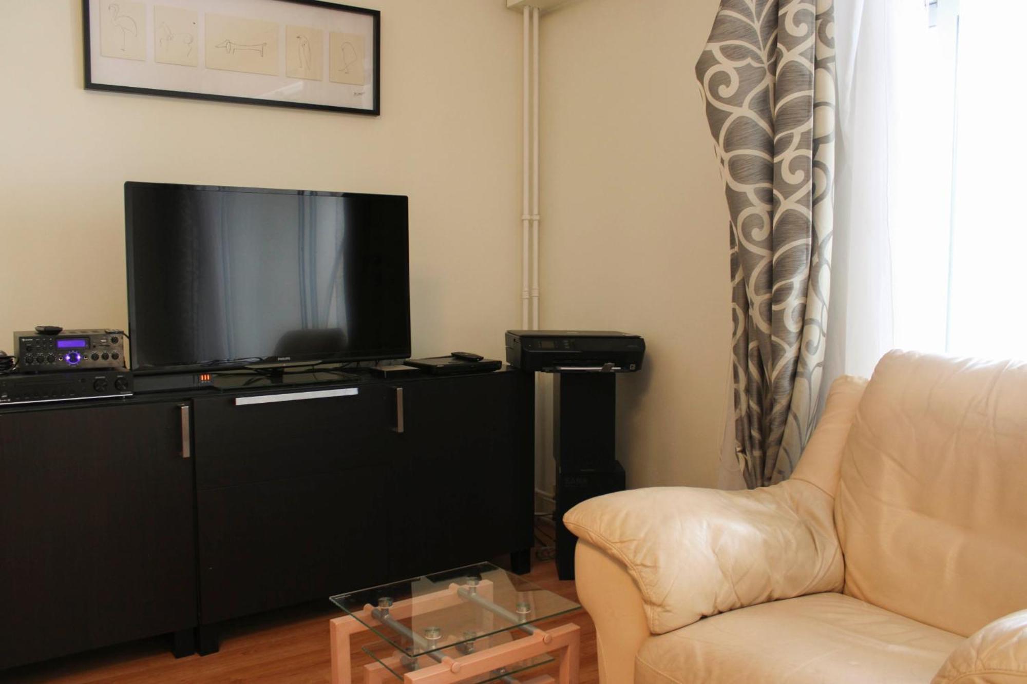 Apartment Spacious 3 With Balcony In